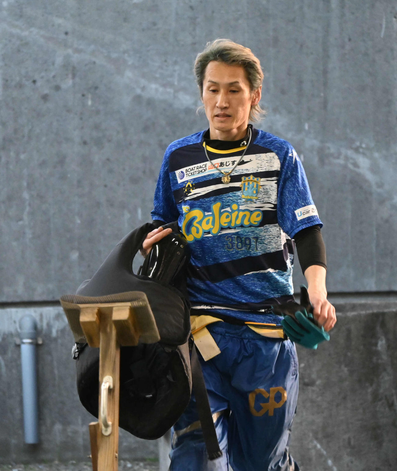 白井英治が逃げて今年5度目の優勝を決める