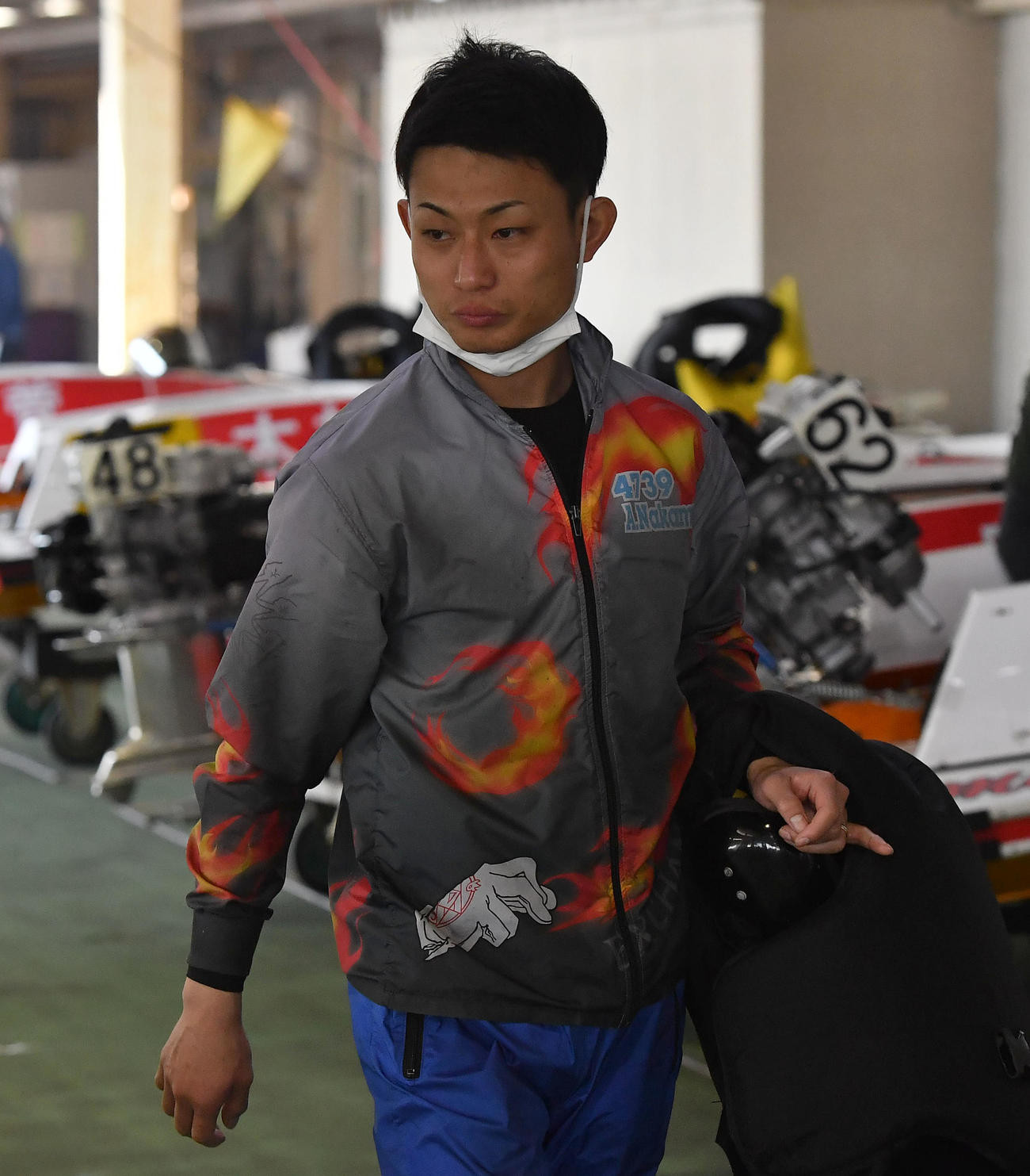 中村晃朋
