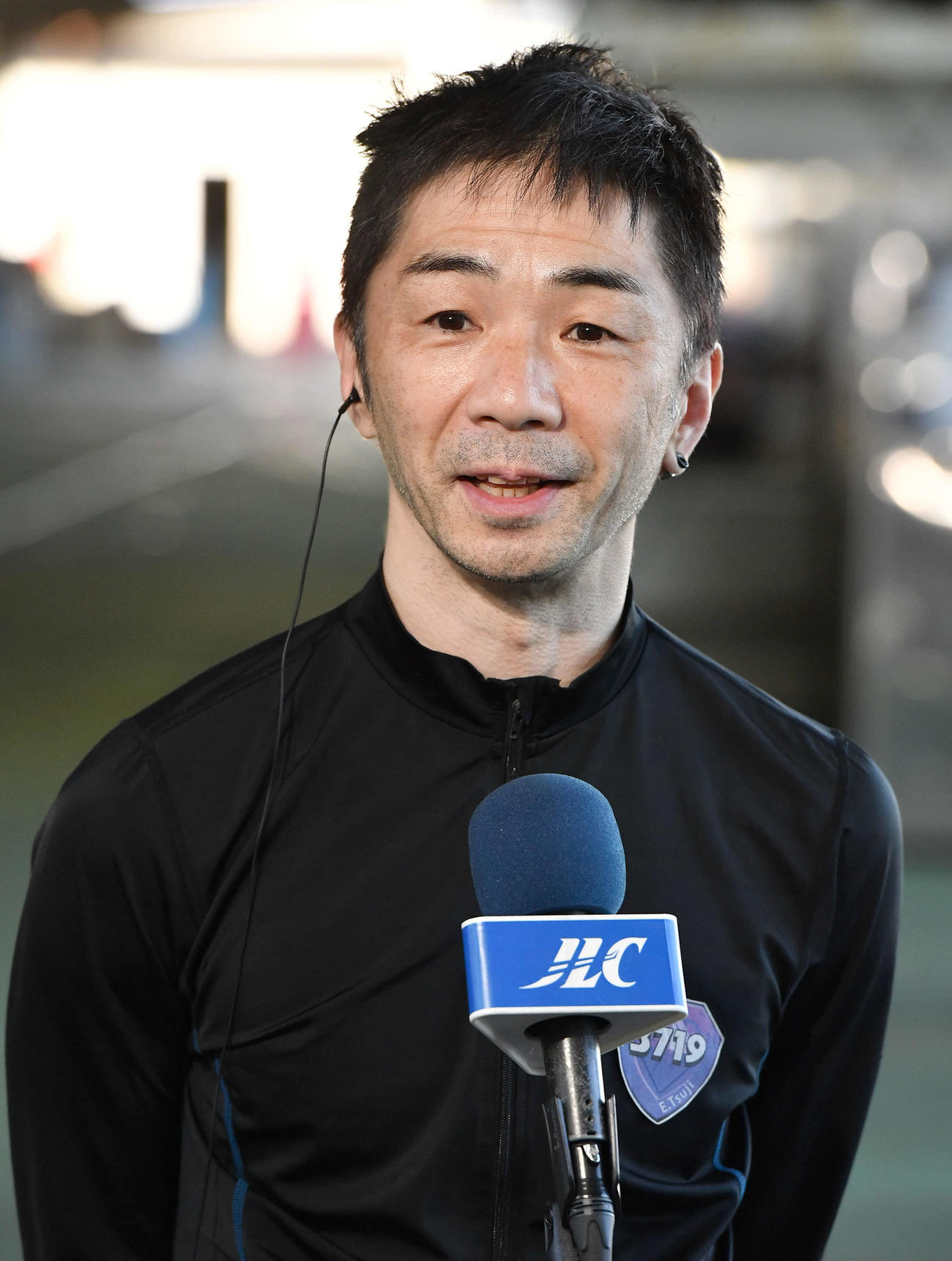 G1宮島チャンピオンカップ6日目　10R準優勝戦で通算2000勝を達成し、勝利インタビューを受ける3719辻栄蔵（撮影・岩下翔太）