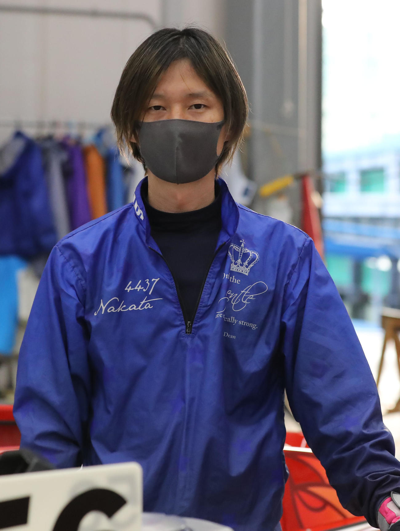 低率機を調整する中田元泰
