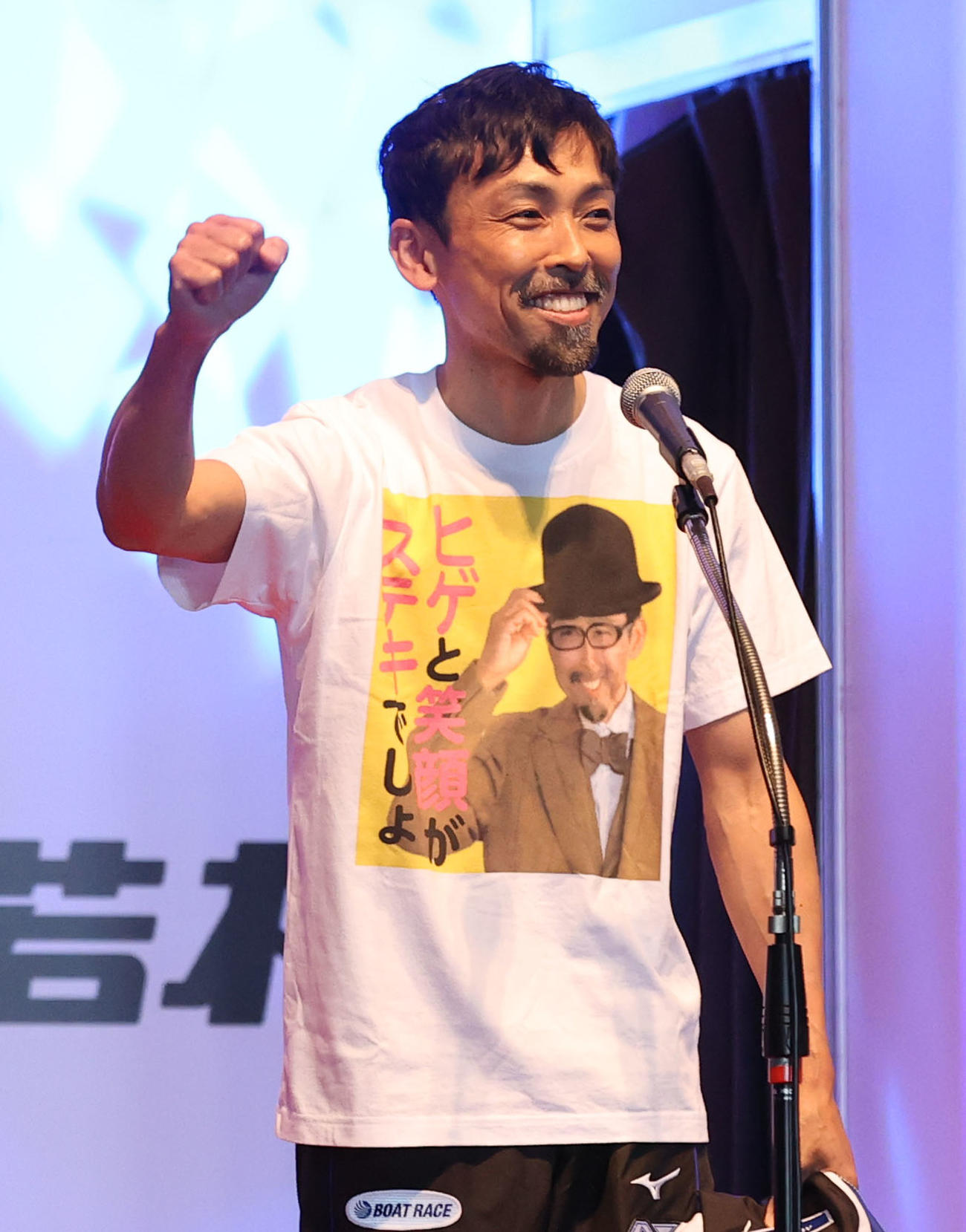 オープニングセレモニーであいさつする上平真二（撮影・梅根麻紀）