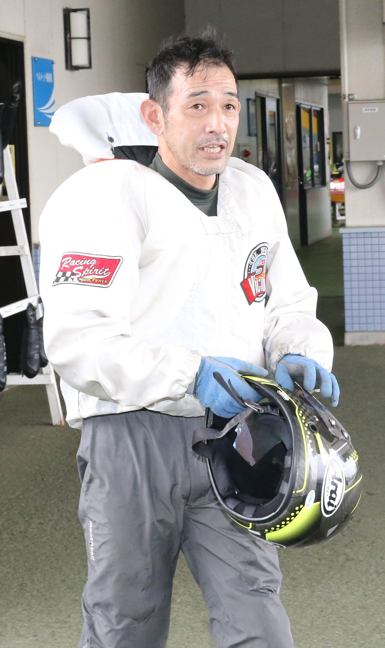 通算2500勝を達成して笑顔の三角哲男(撮影・冨田成美)