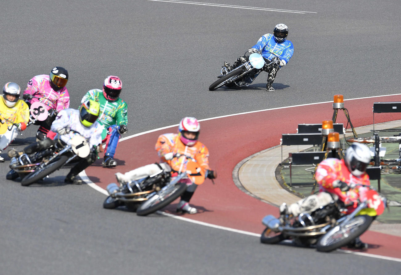 5R、大きく離されて走行する4番車の森且行（撮影・岩下翔太）