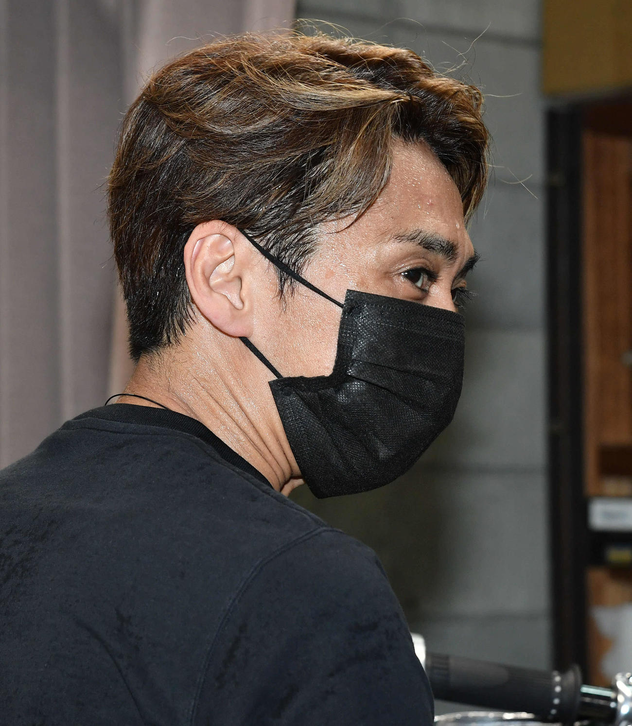 SGオールスターオートレース5日目　4Rを終えた森且行の額には大粒の汗（撮影・岩下翔太）