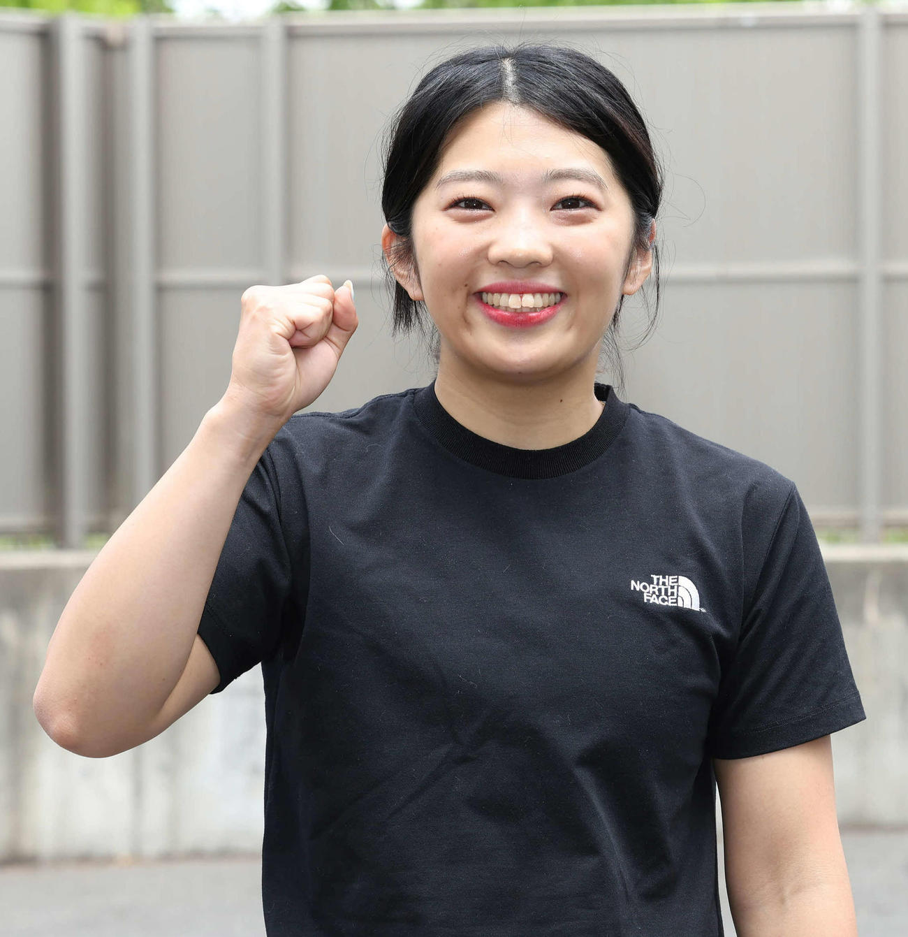 デビュー戦に臨む松井優佳（撮影・丹羽敏通）
