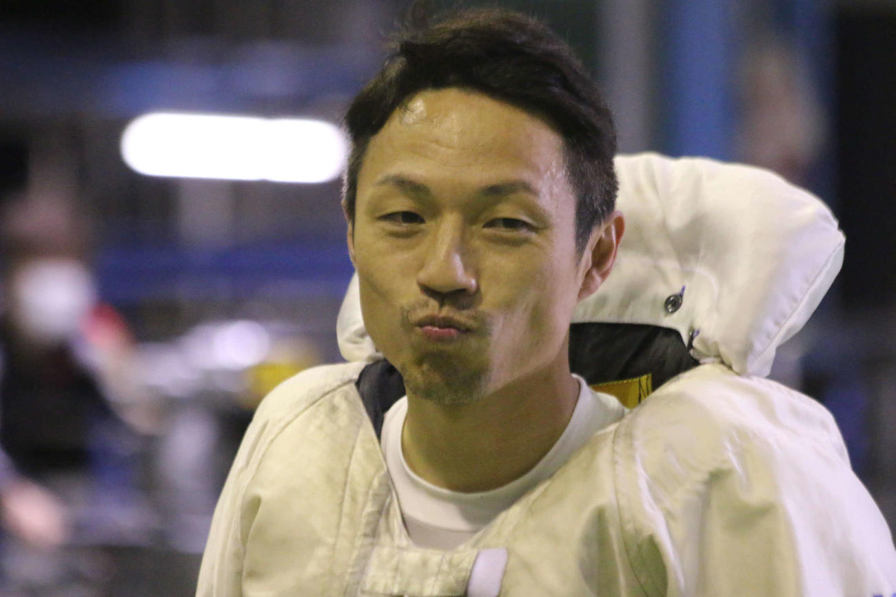 予選トップの今井貴士は準優11R、インから2着に終わり、少し口をすぼませて上がってきた