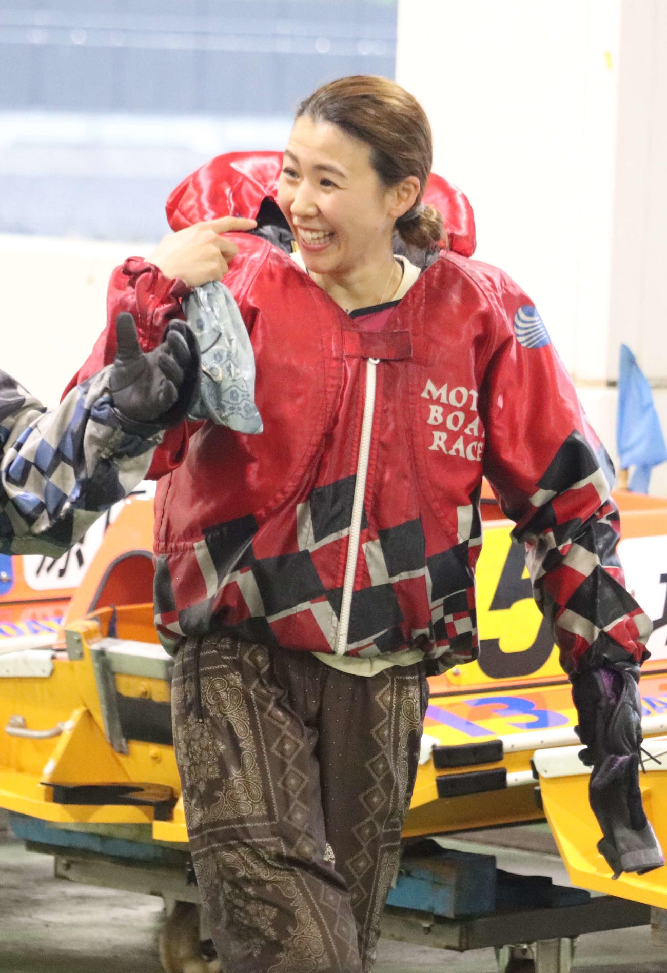 鎌倉涼が3日目12Rを1着。笑顔でピットに引き上げてきた