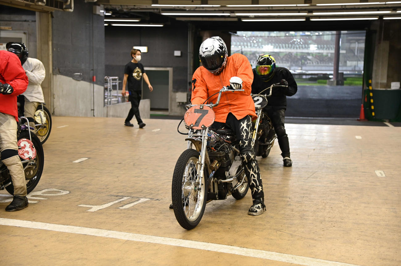 レースを終え引き揚げてきた森且行