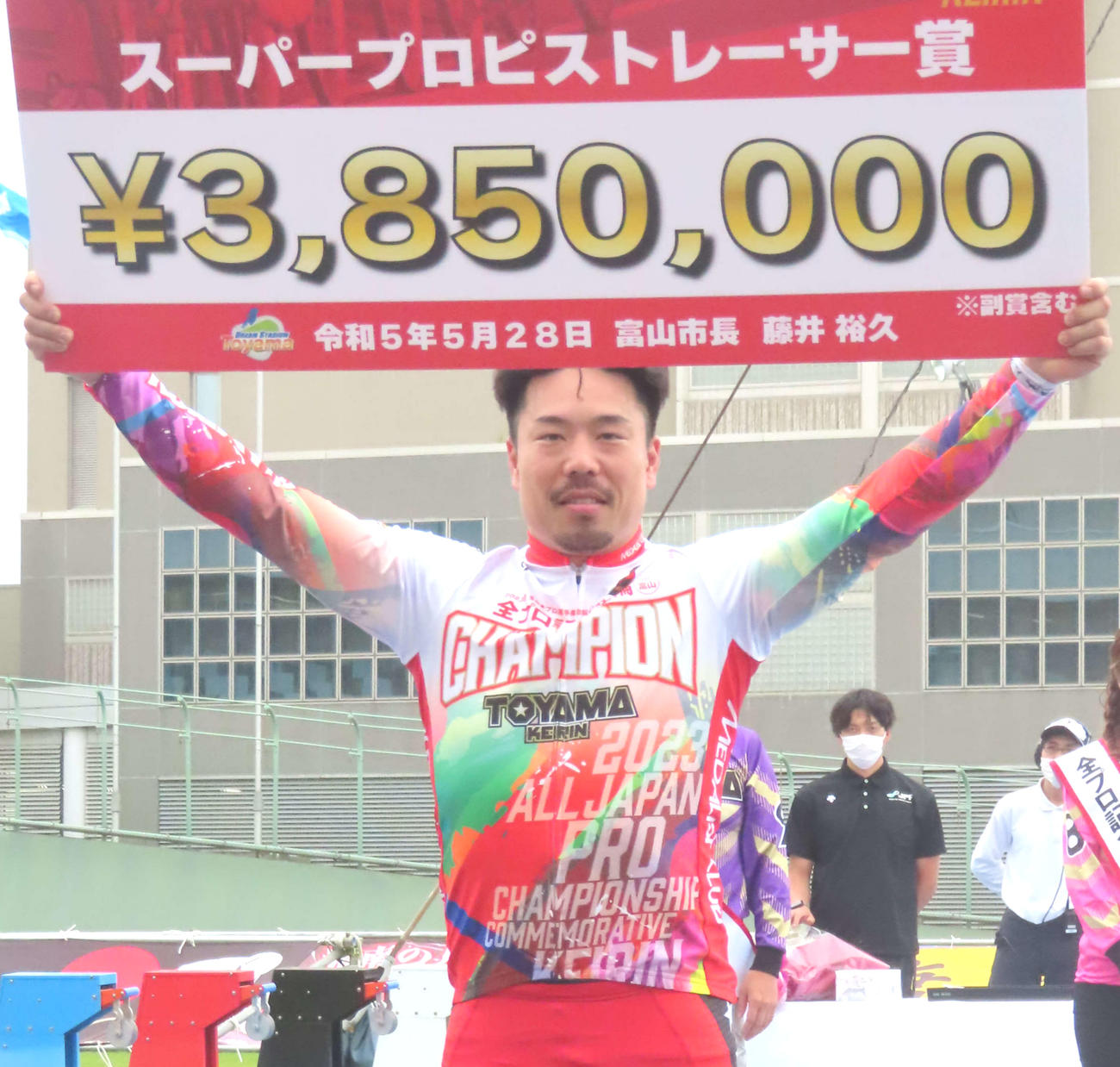スーパープロピストレーサー賞を制した古性優作