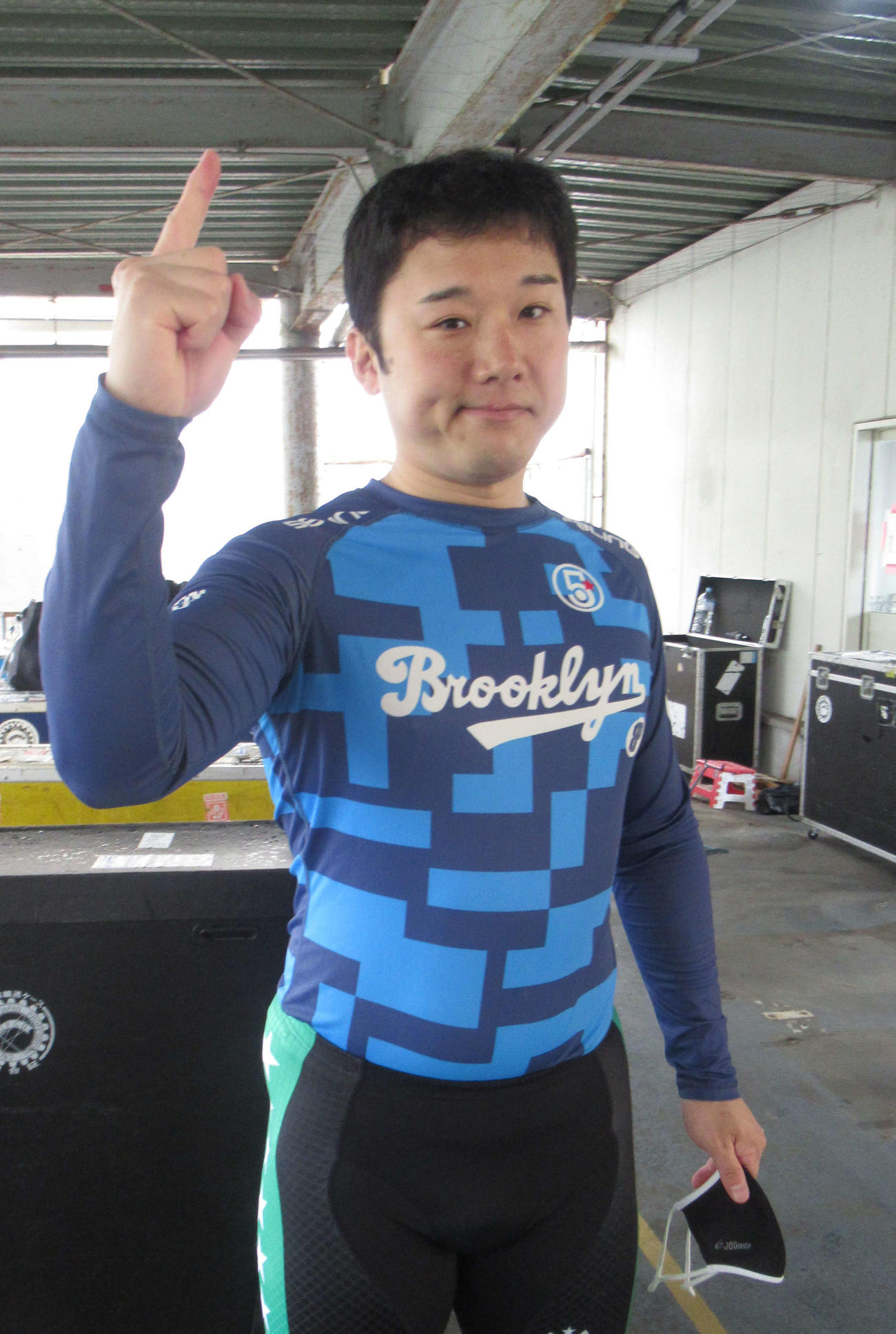 特選12R、前回優勝の大西祐が一撃を見舞う