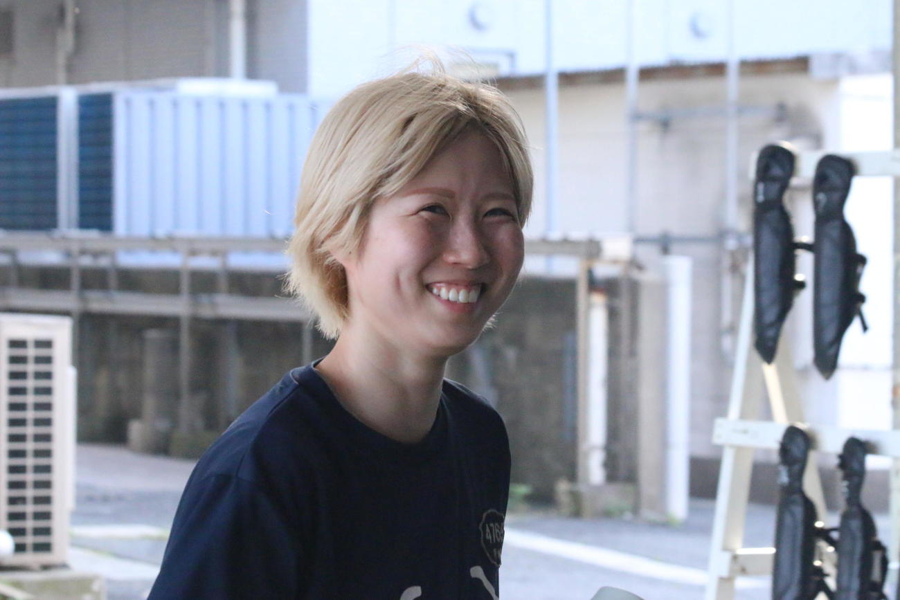 6Rでカド4コース捲りを決めた野田部宏子は笑顔で勝利者インタビューに向かった
