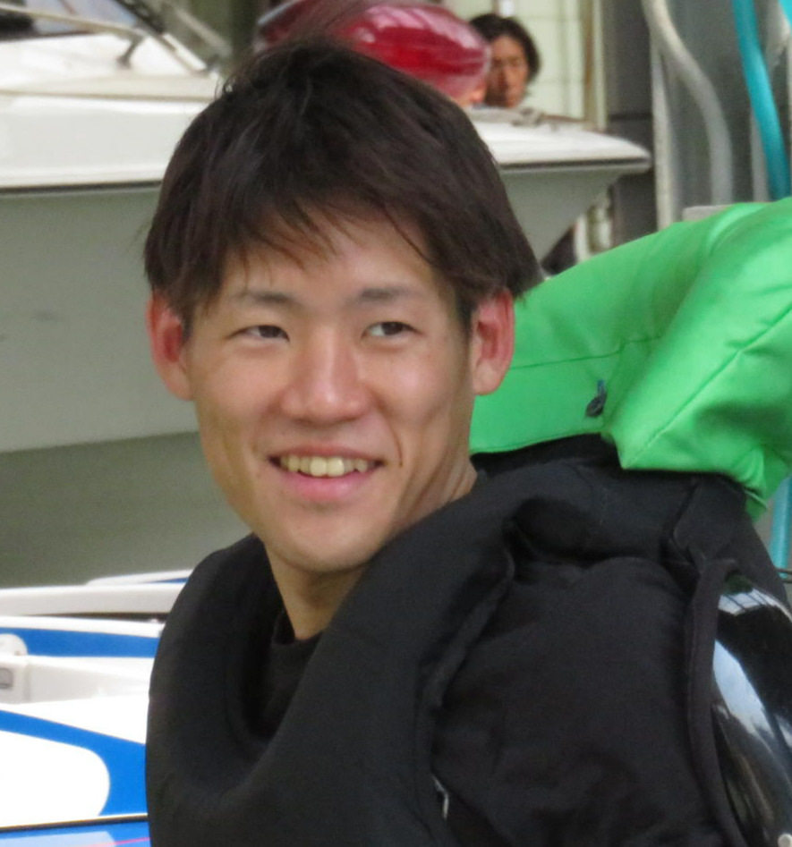 フライング持ちでも攻めの姿勢を見せる佐藤悠