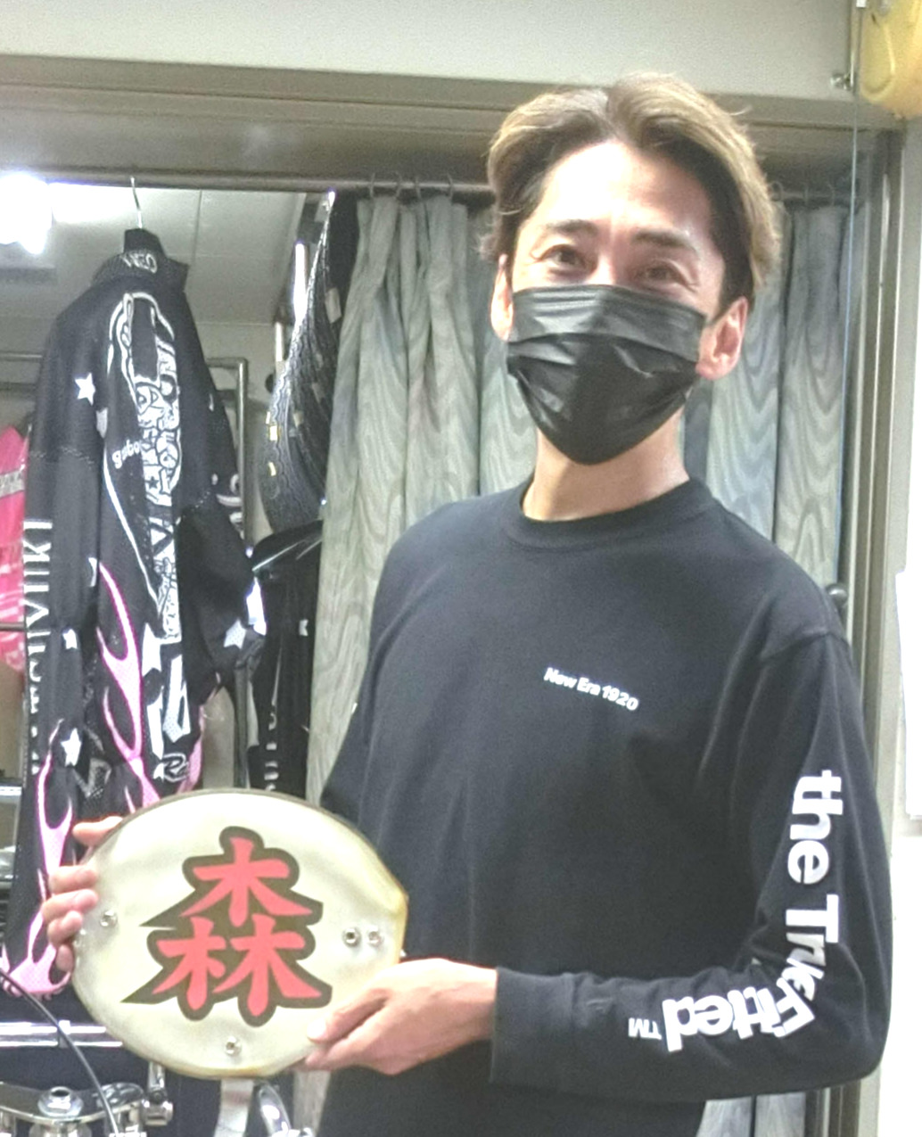 初日は滑りながらも追い足が目立った森且行（撮影・海老原実）