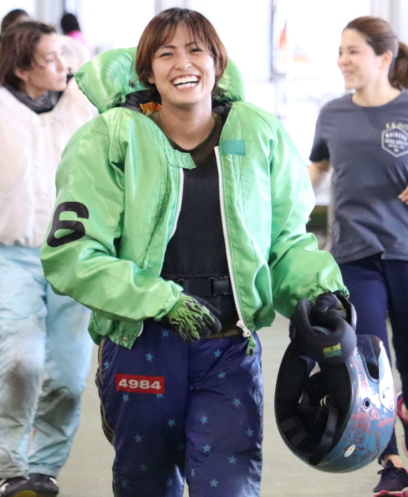 森下愛梨が予選突破を決めて、笑顔でピットに引き上げてきた