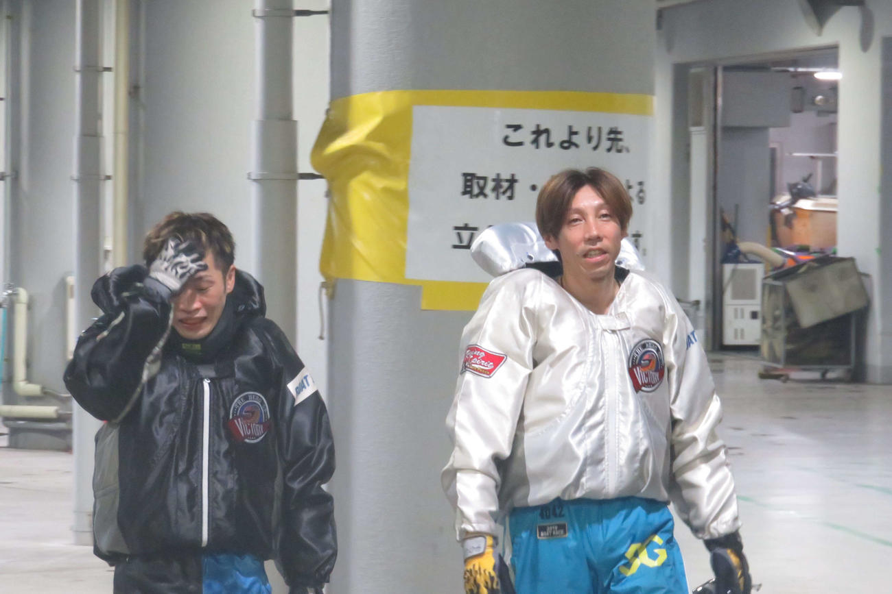 丸岡正典（右）は4日目連勝。駆る16号機は良化している