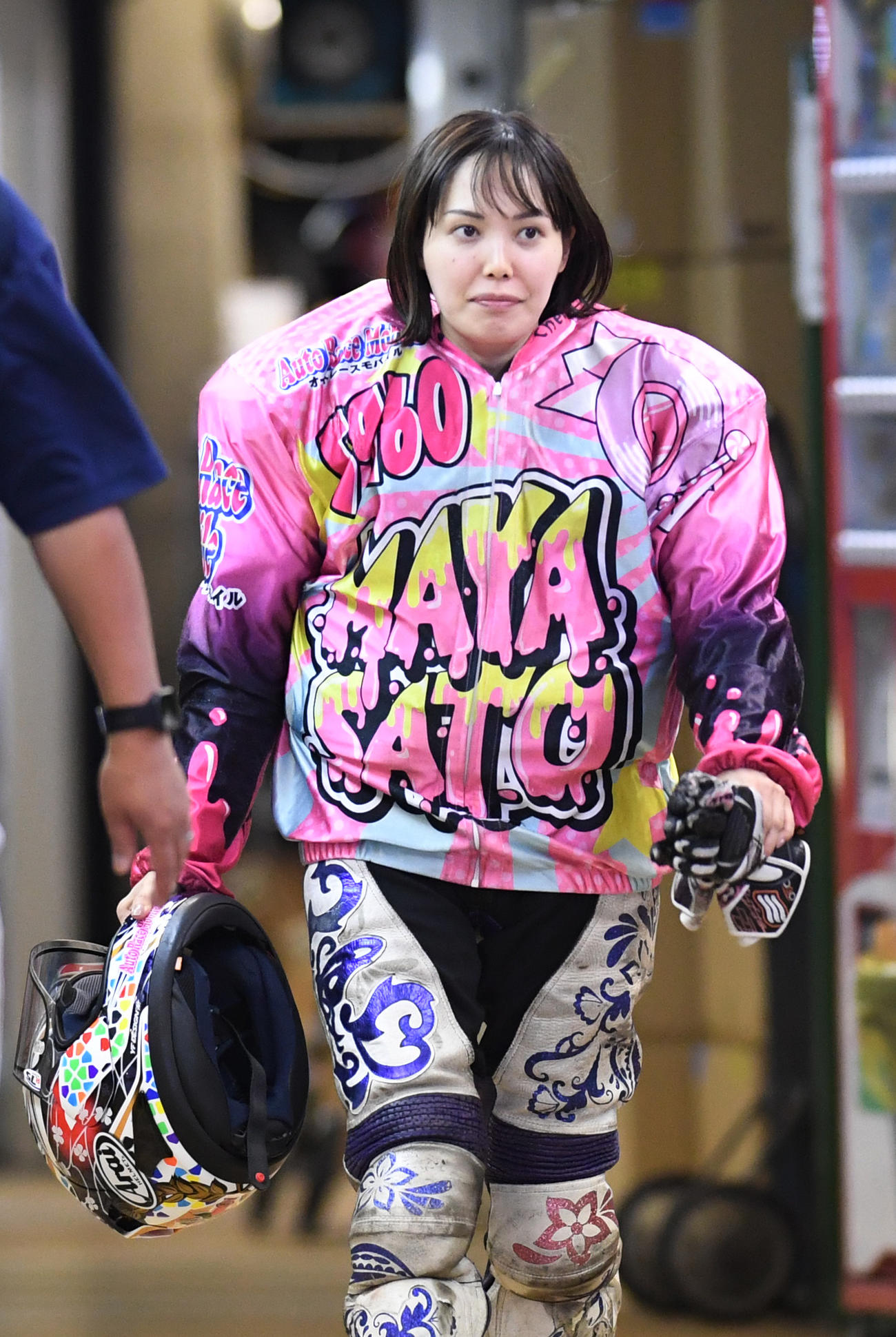 キューポラ杯の前検で練習走行に向かう佐藤摩弥（撮影・柴田隆二）