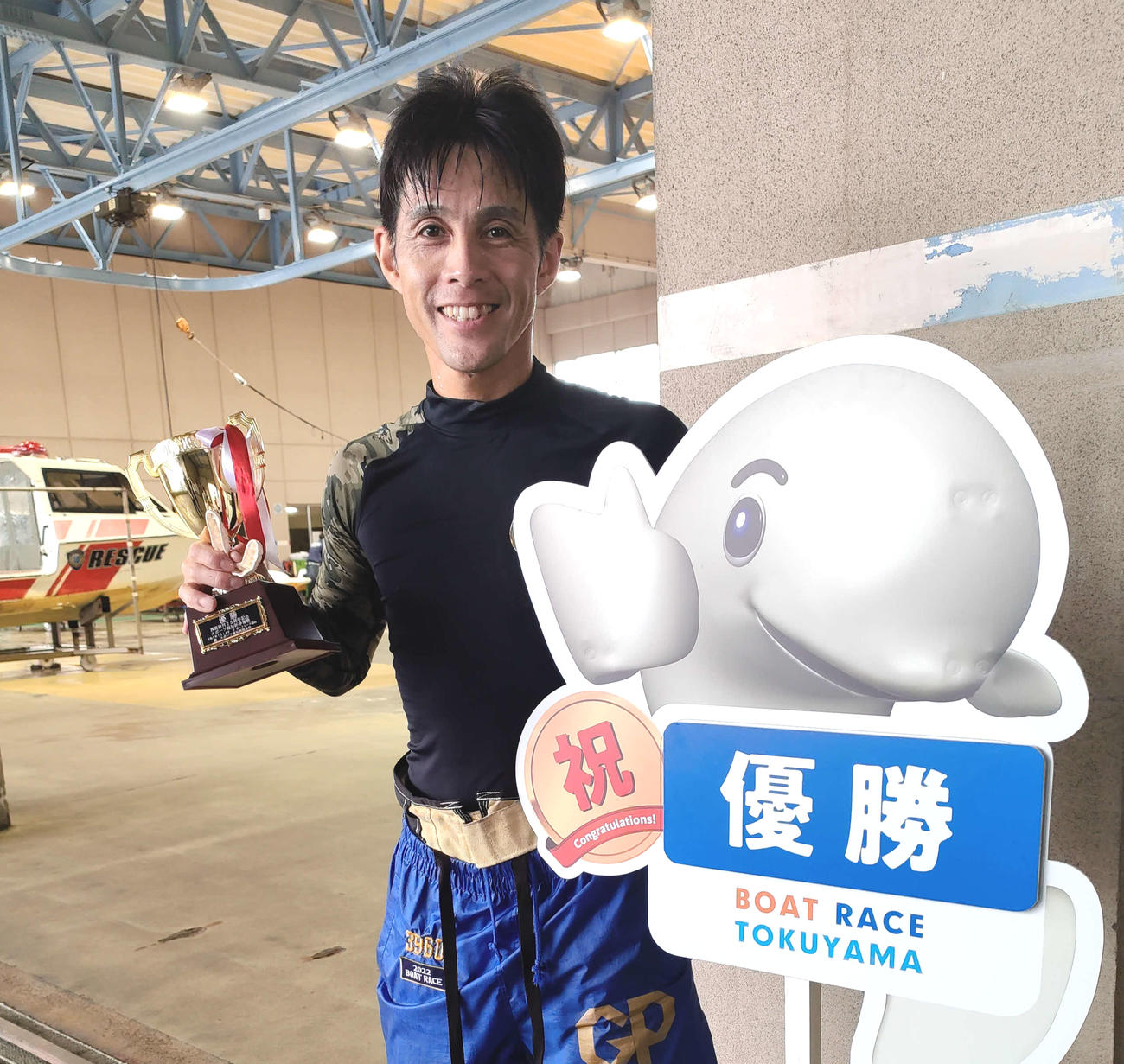イン速攻で前走に続き連続Vを飾った菊地孝平（撮影・渕上知）