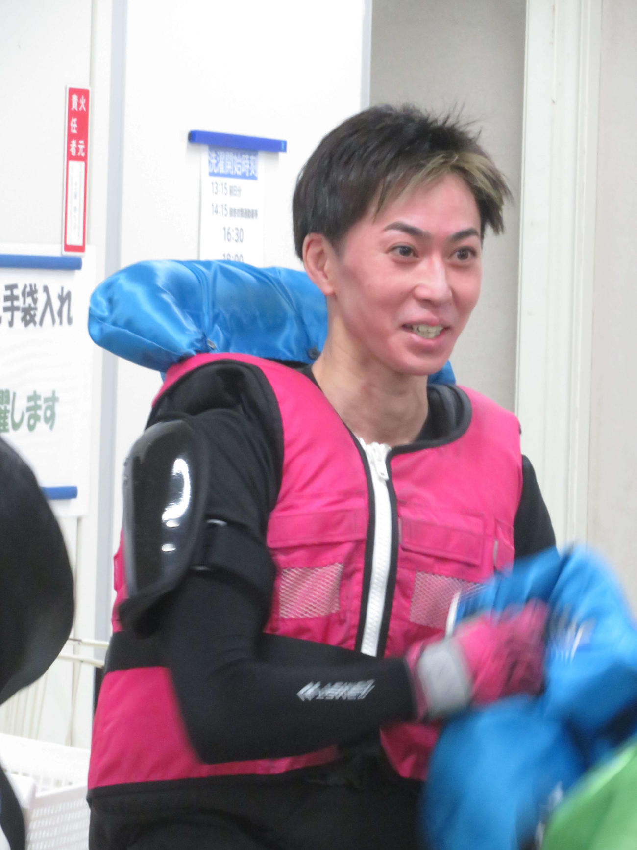 初日連勝を飾った浜本裕己