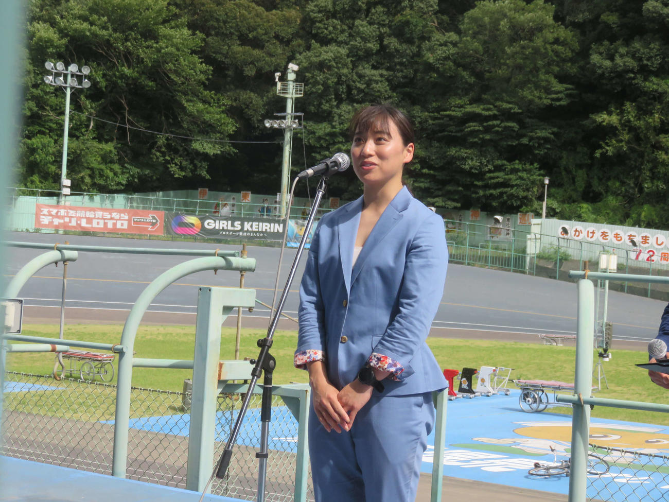 優勝報告会を行った久米詩