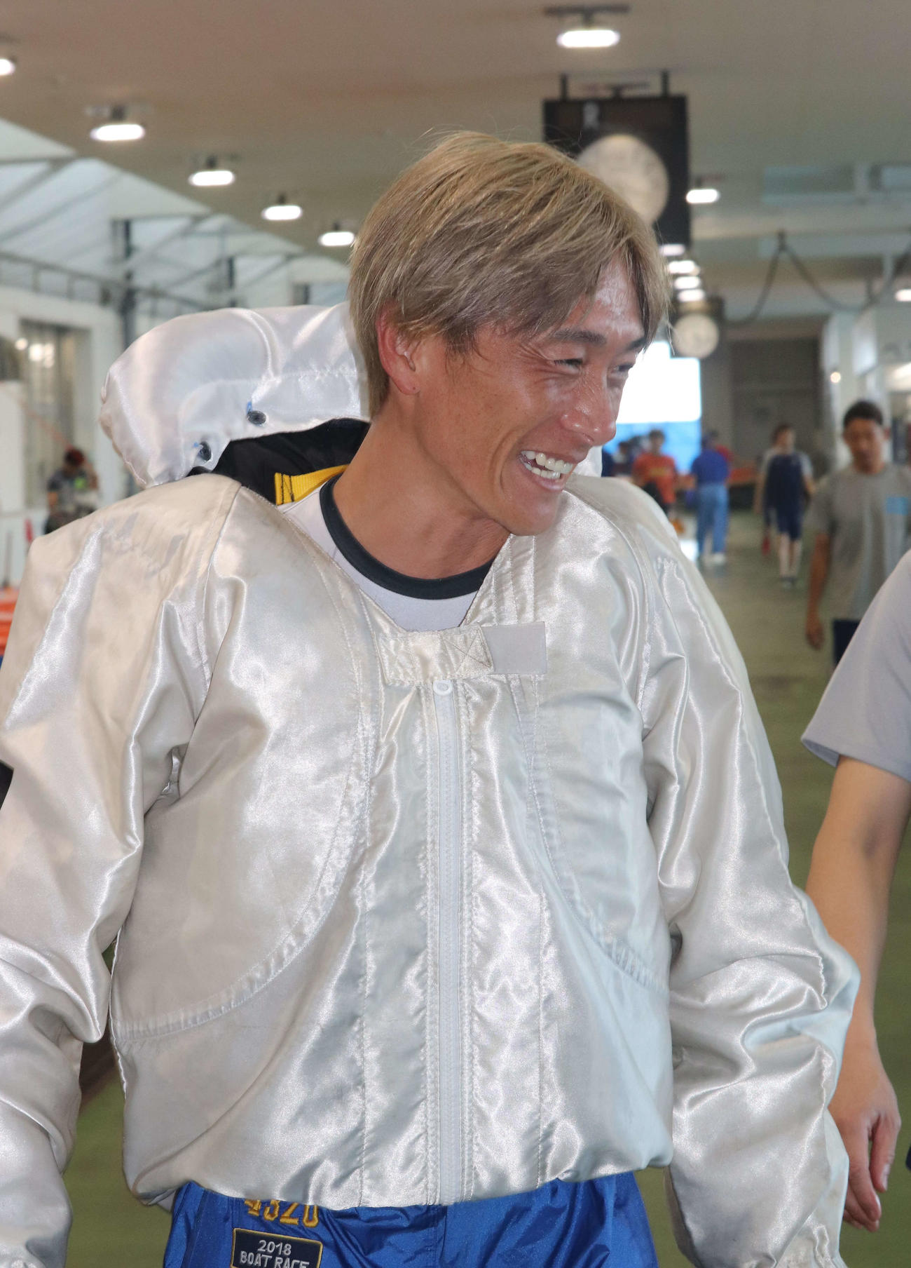 初日連勝に笑顔の峰竜太