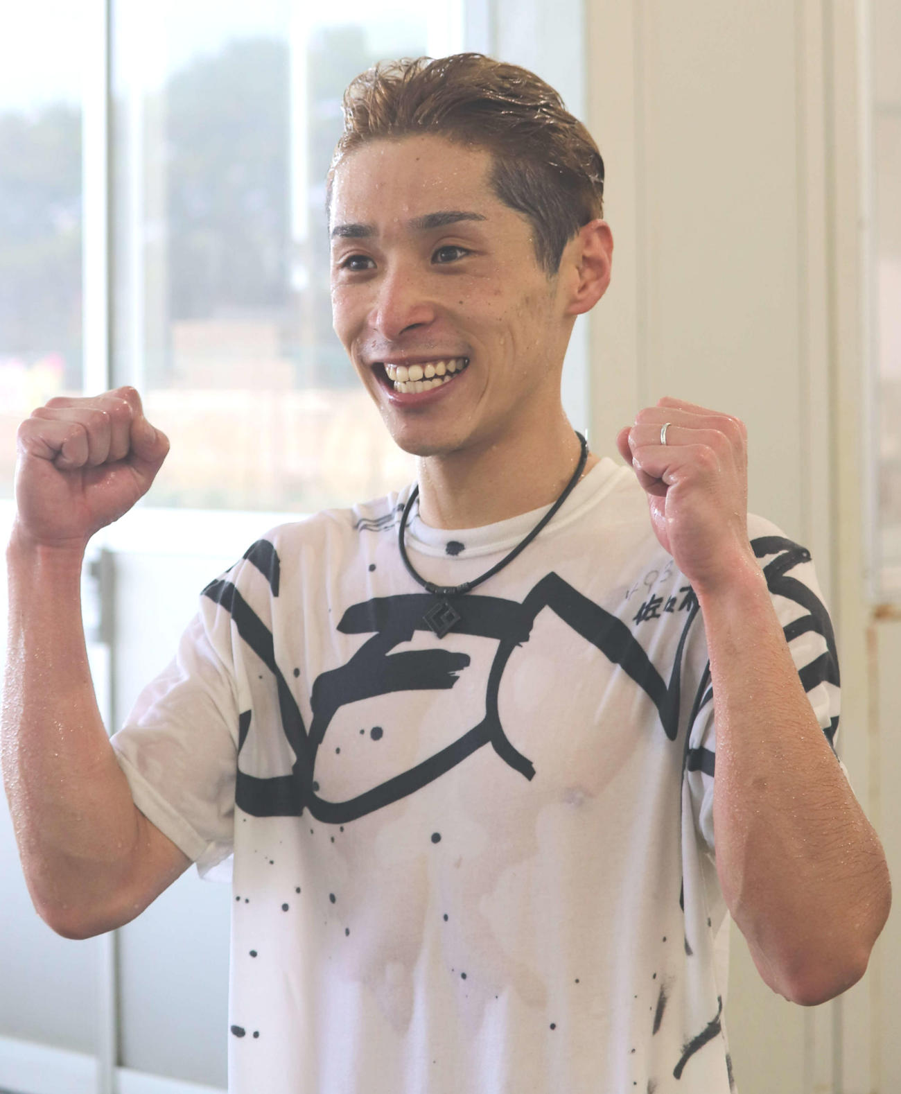 G2初勝利を挙げてガッツポーズの佐々木翔斗（撮影・神田成史）