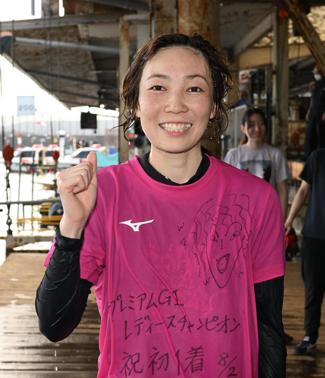 6RでG1初勝利を挙げ水神祭を受けた清埜翔子（撮影・和賀正仁）