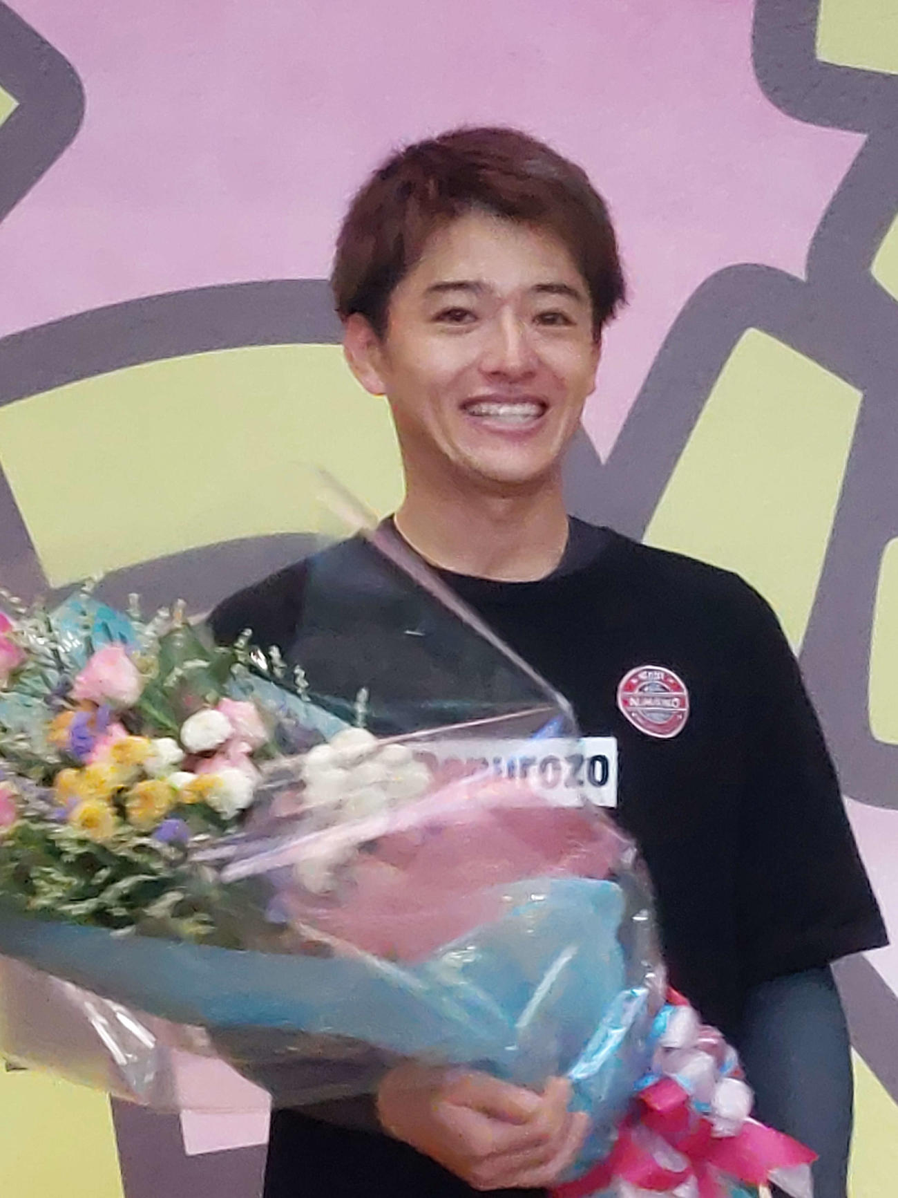 児島オーシャンカップでSG初優勝を決めた羽野直也はファンの前での優勝報告会で笑顔を見せた