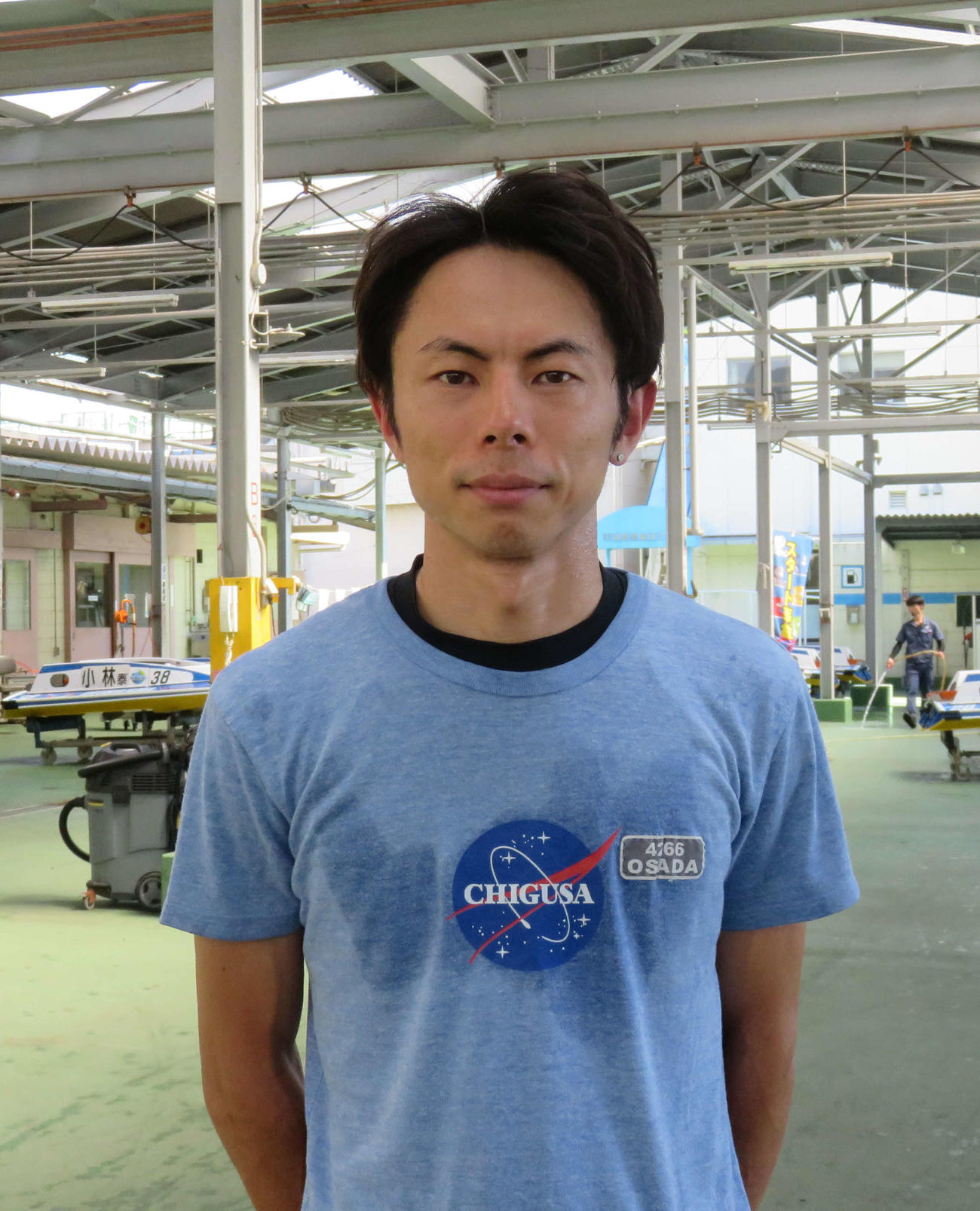 長田頼宗は複勝率8・8％の71号機を「1日で直せるように」と気合の本体整備に着手