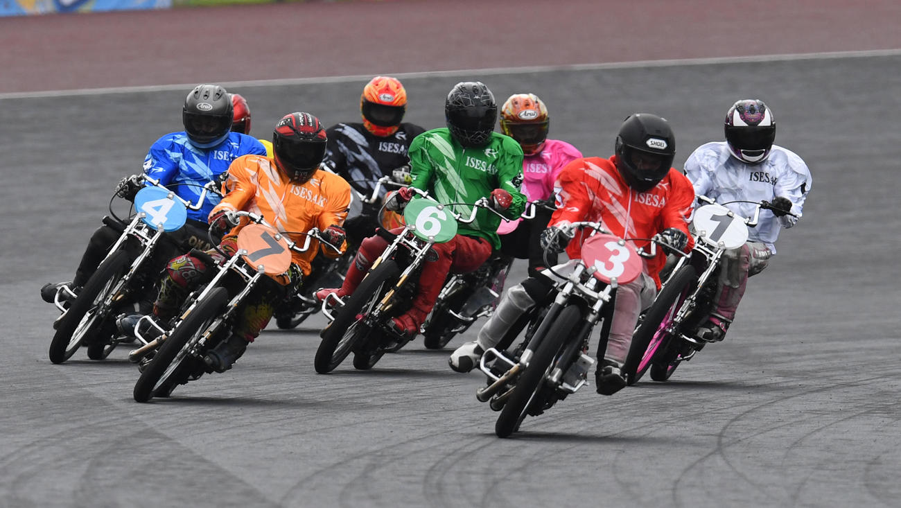 最終予選6R、1着三浦康平（3）、2着若井友和（7）、3着篠原睦（6）（撮影・柴田隆二）