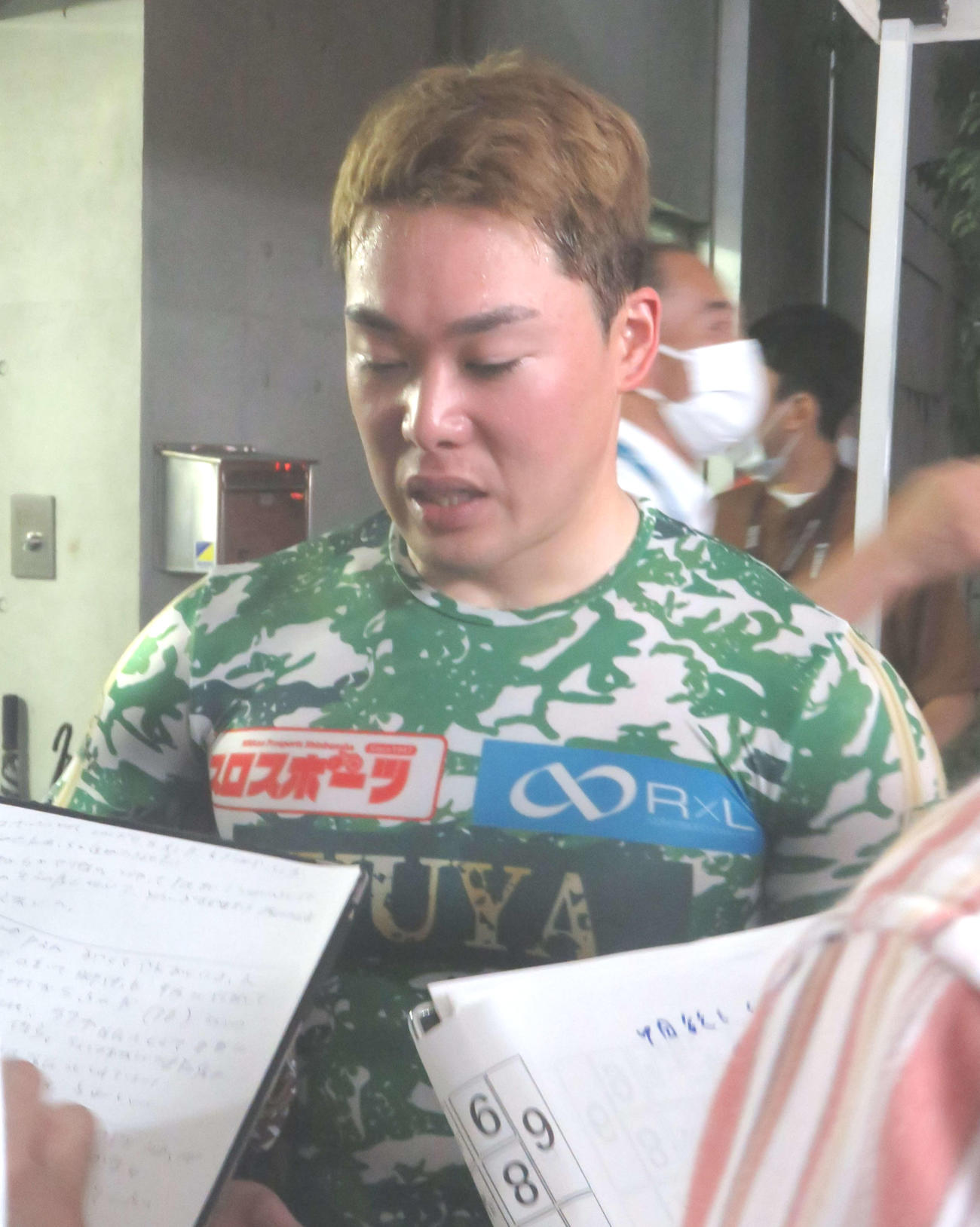 前に出られず6着で悔しさをにじませる犬伏湧也