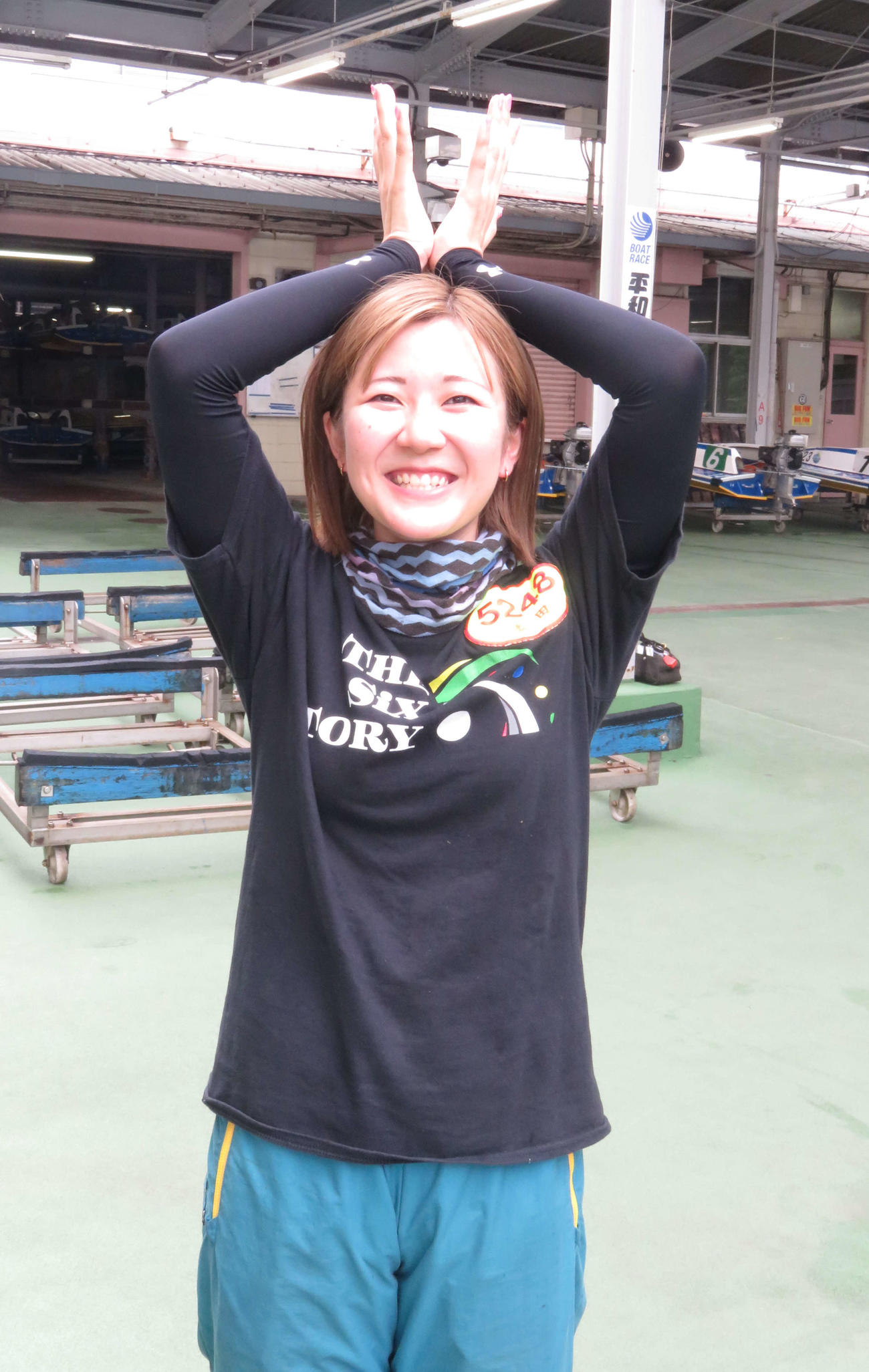 初戦好走の本田愛は平和島のマスコットをイメージしたクジラポーズを披露