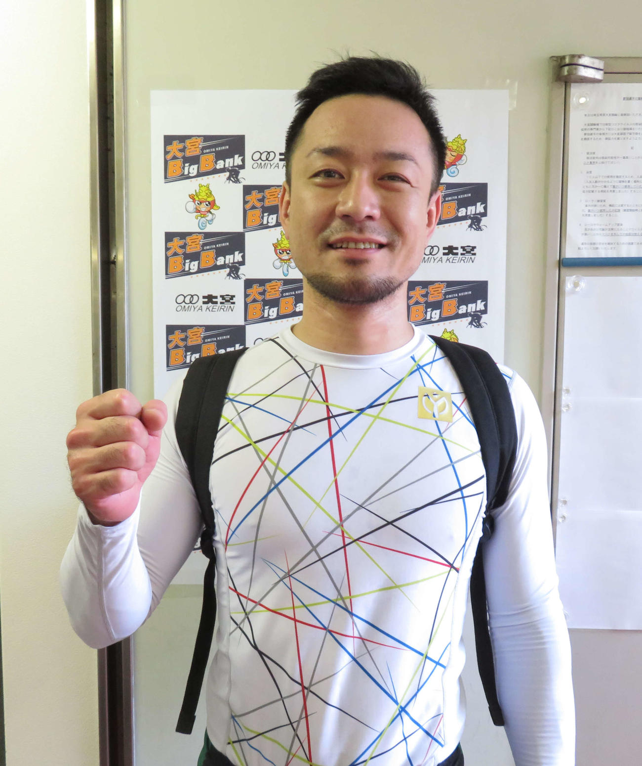 北日本3番手から直線勝負に出る日当泰之（撮影・栗田文人）