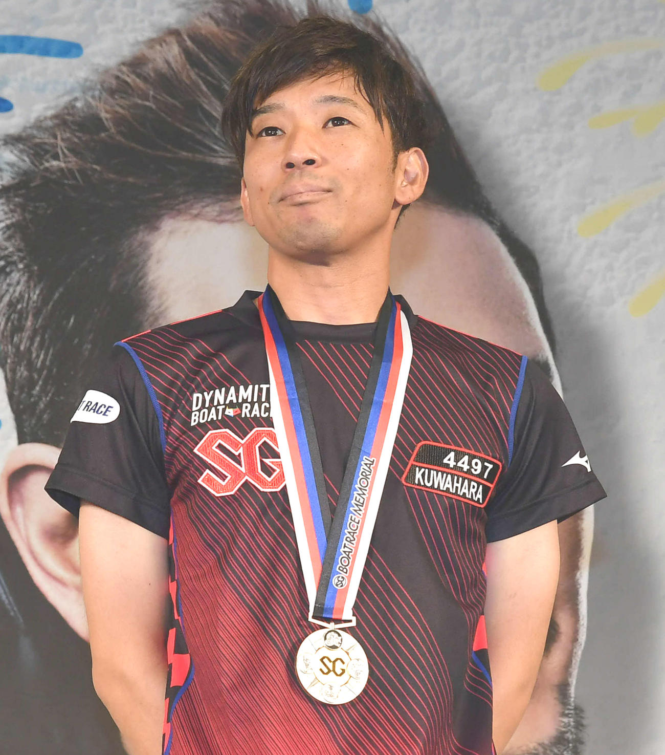 表彰式で銀メダルを授与された桑原悠（撮影・岩下翔太）