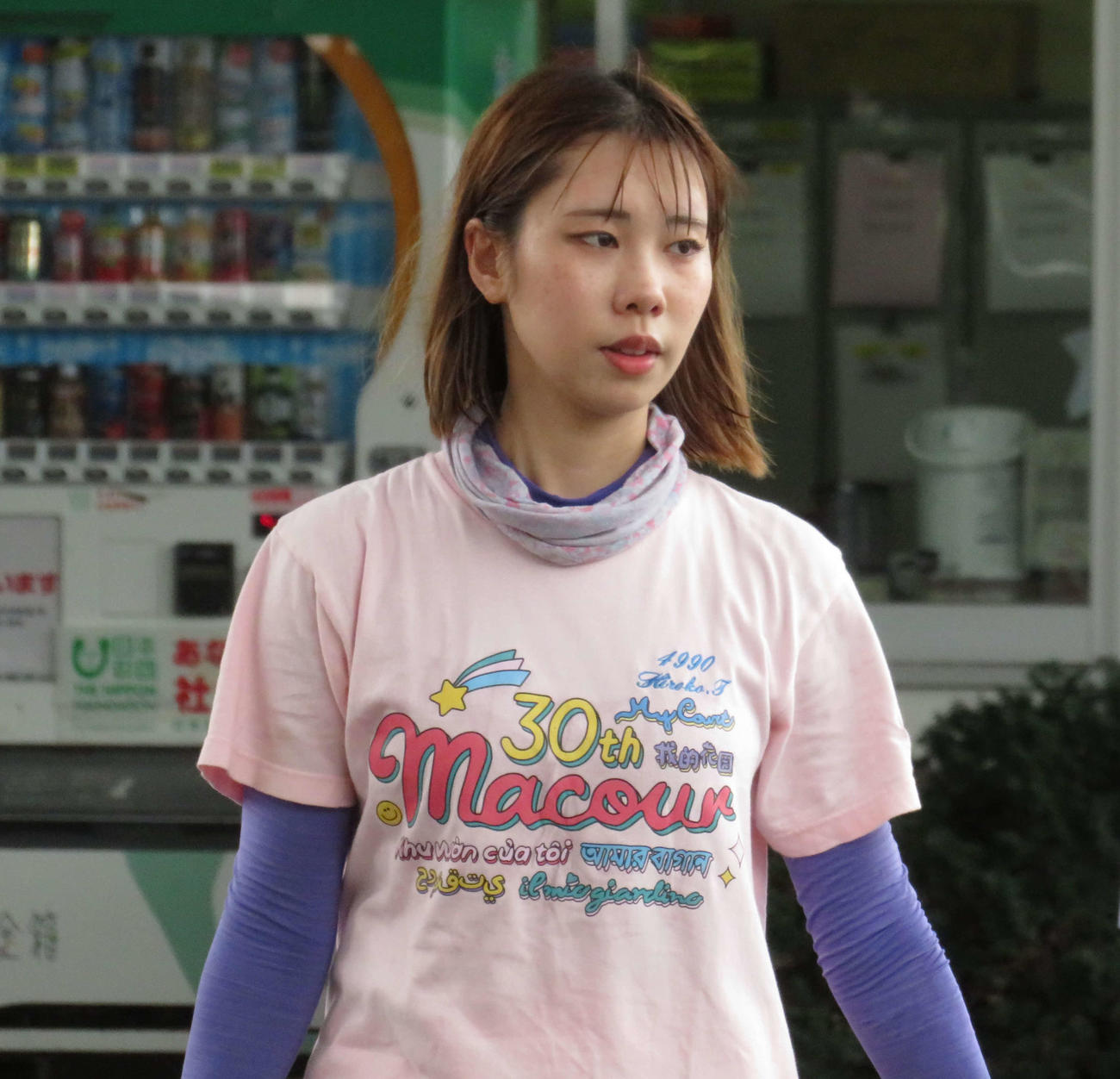 田中博子が引退した新美恵一さんが最後に走った38号機を引いた（撮影・古村亮）