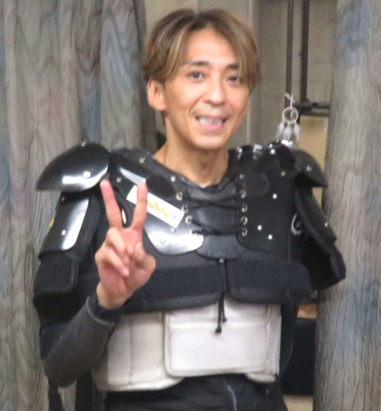 復帰後6度目の優出を決めた森且行がVサイン（撮影・小川将司）