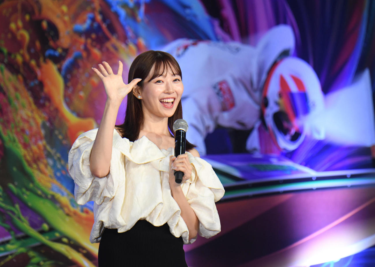 G1第51回高松宮記念特別競走　トークショーを行う元NMB48の渡辺美優紀（撮影・滝沢美穂子）
