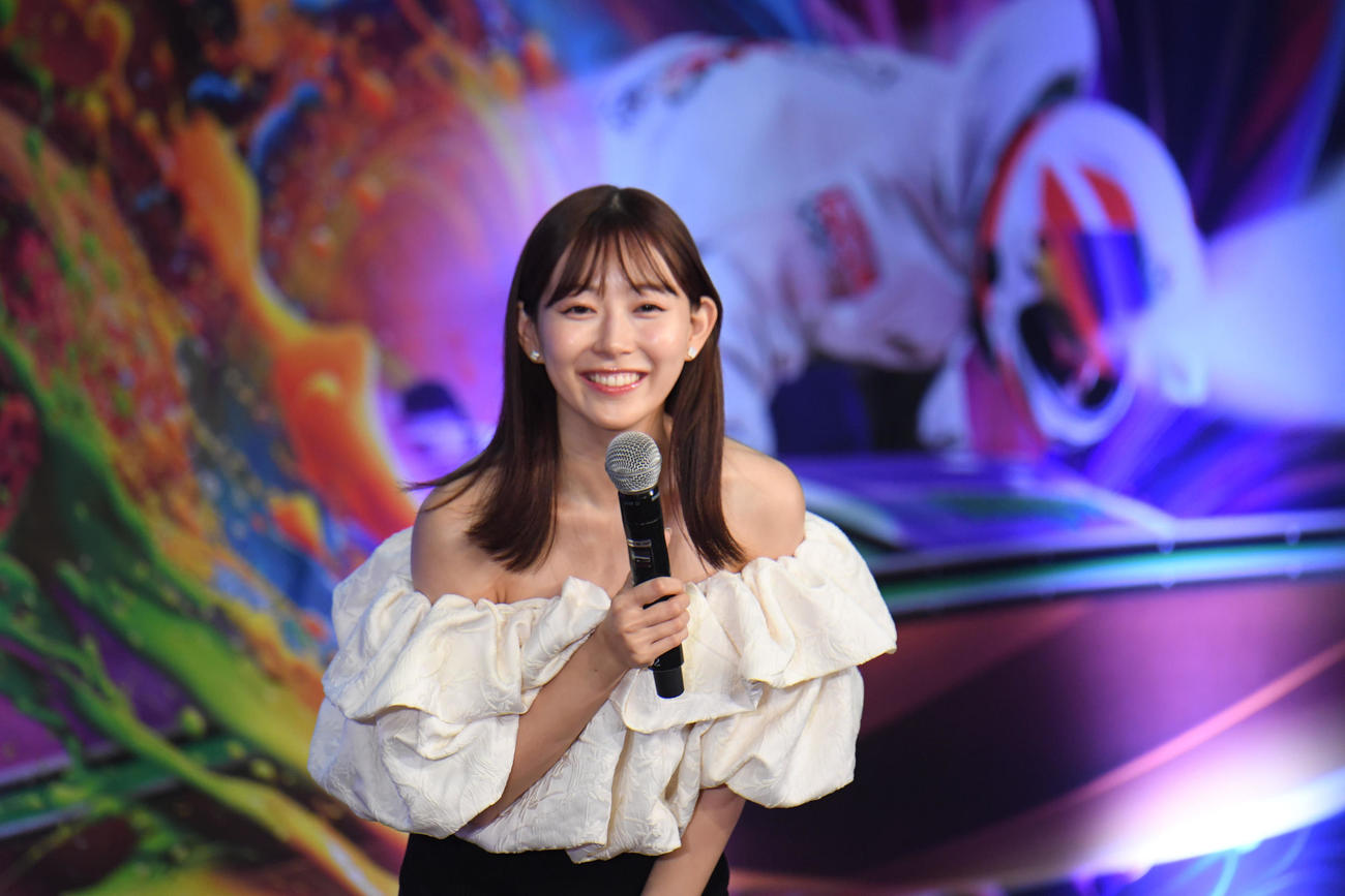 G1第51回高松宮記念特別競走　トークショーを行う元NMB48の渡辺美優紀（撮影・滝沢美穂子）
