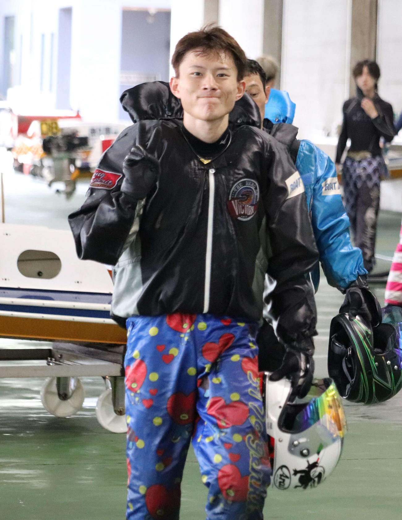 藤本元輝が初の準優入りを決めてVサイン