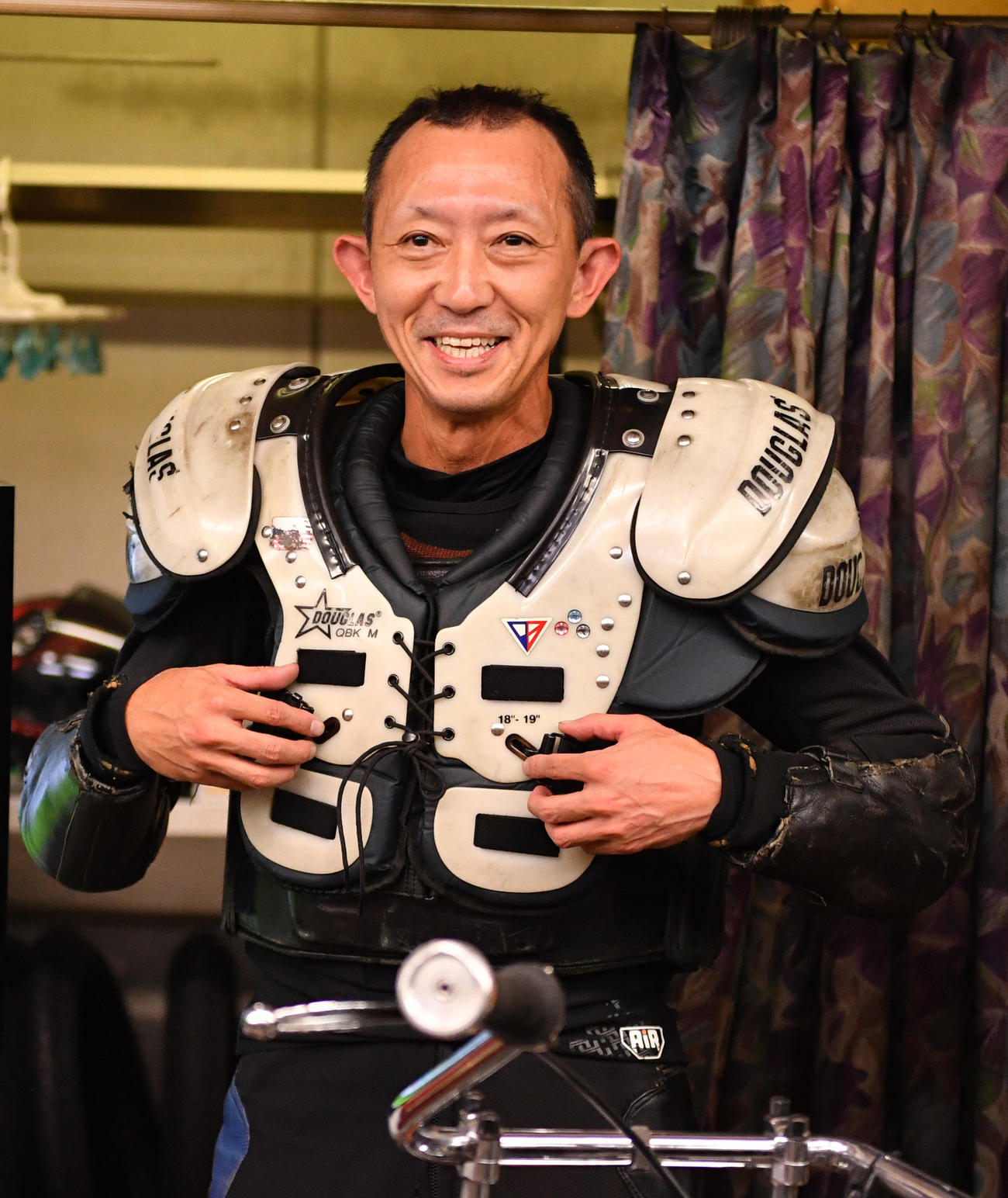 準々決勝戦９Ｒ、若井友和が的確にさばく