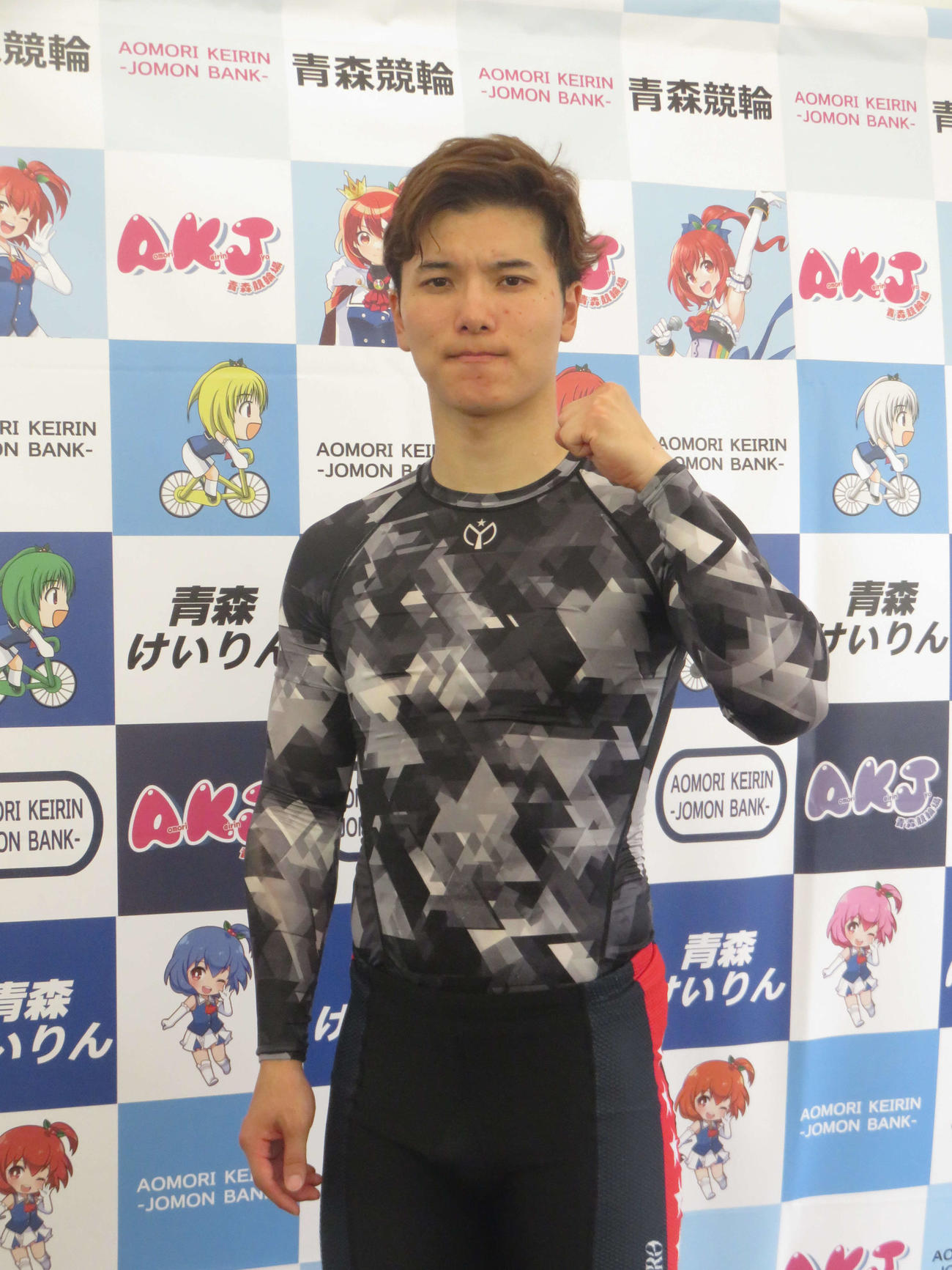 同い年の小原丈一郎とワンツーを喜ぶ地元の嵯峨昇喜郎