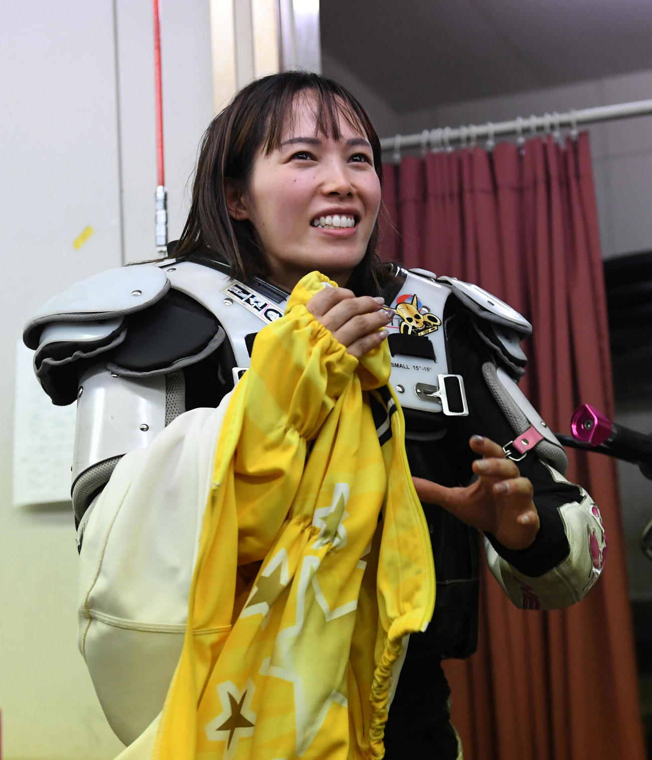 準決勝戦10Rで2着の佐藤摩弥は笑顔を見せる（撮影・柴田隆二）