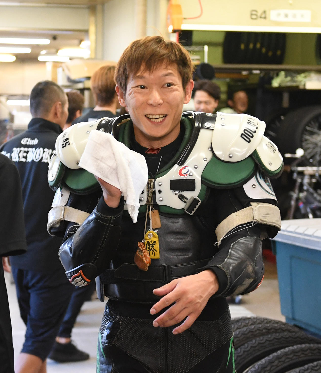準決勝戦11Rで2着の佐藤貴也は笑顔を見せる（撮影・柴田隆二）