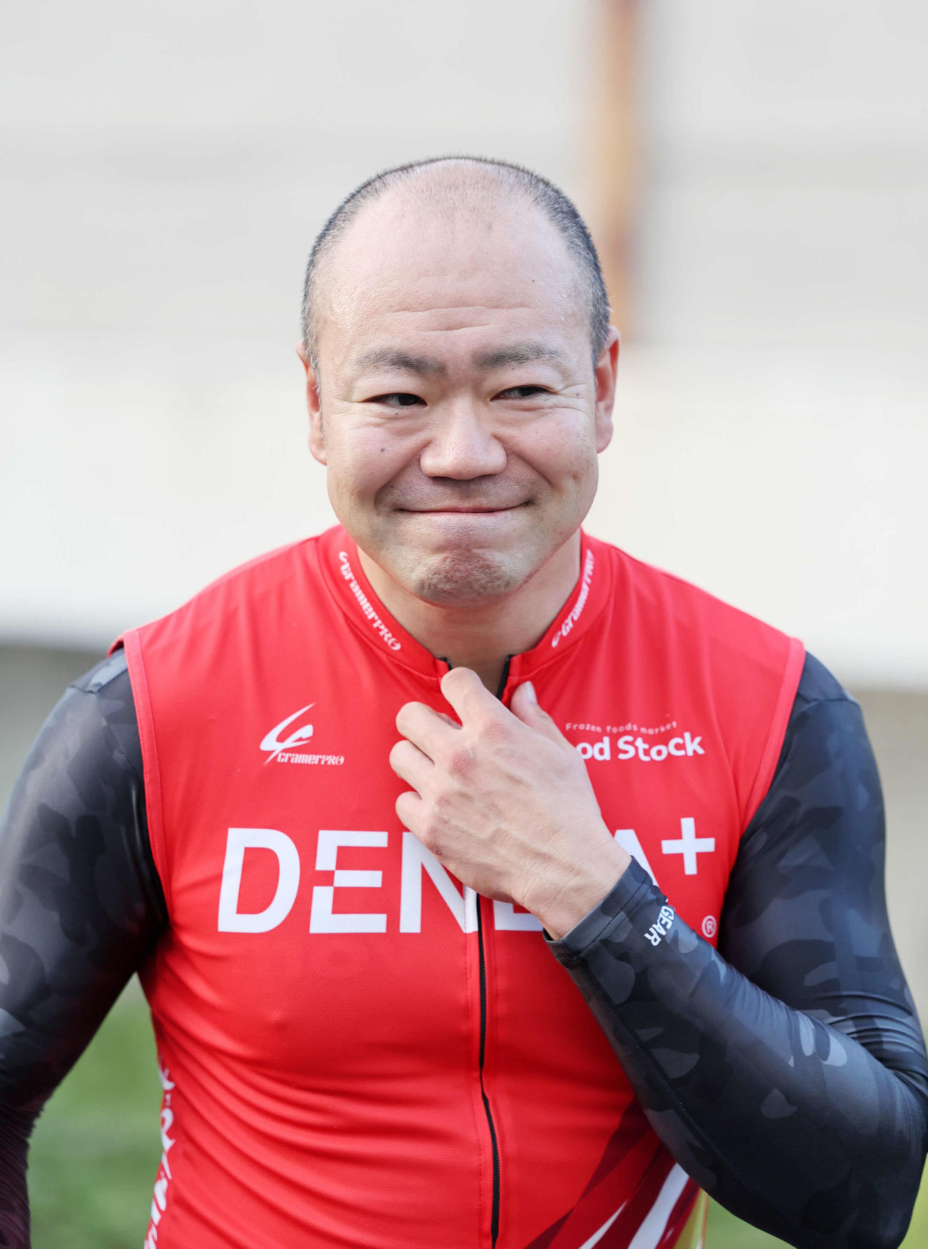 笑顔を見せる隅田洋介（撮影・鈴木正人）