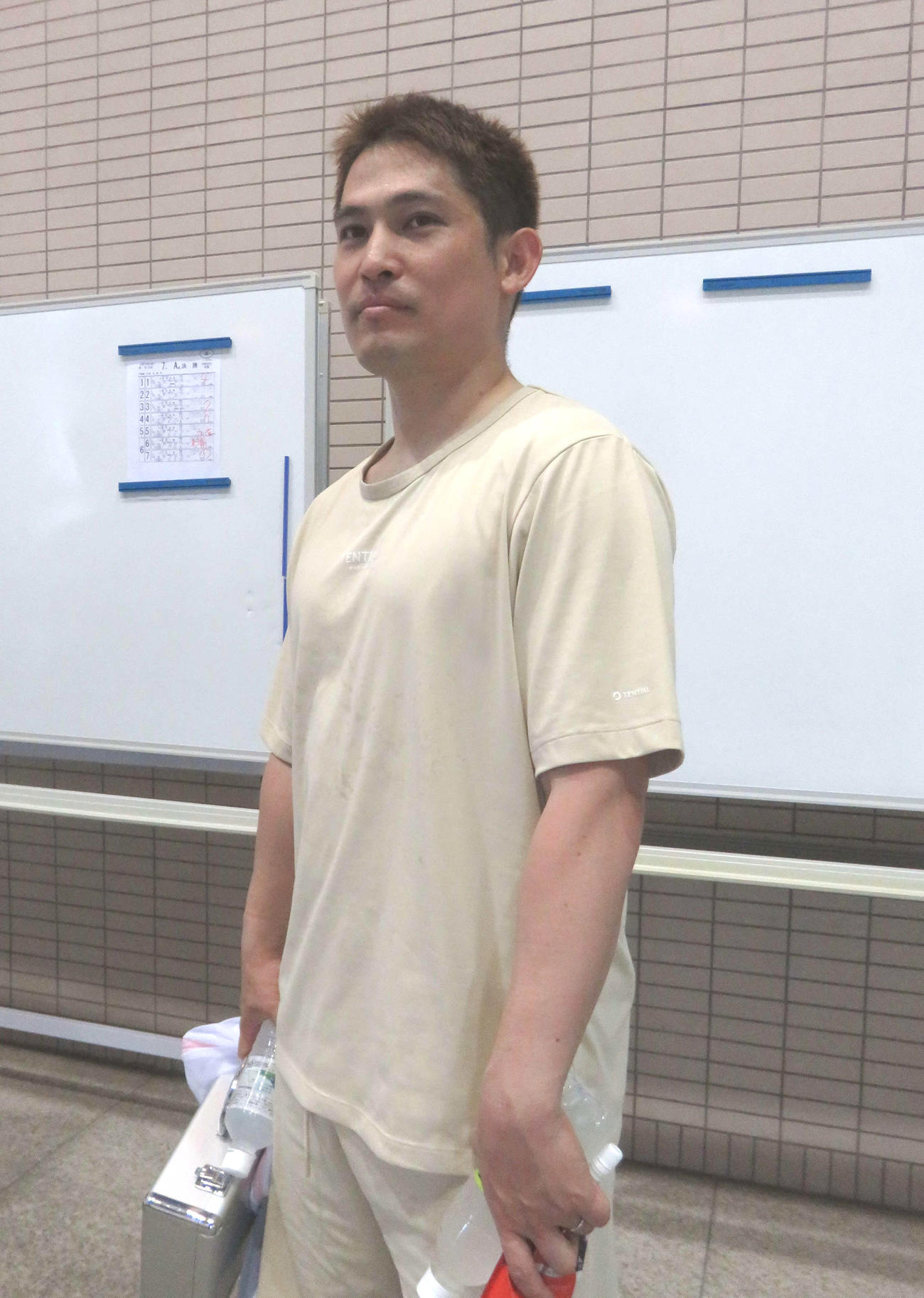 決勝への抱負を話す寺沼将彦（撮影・野島成浩）