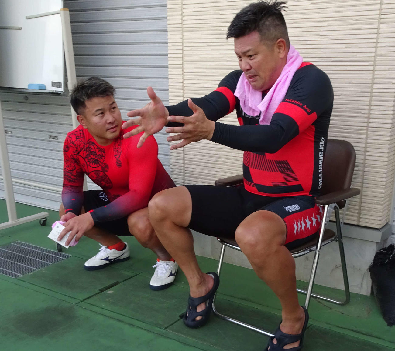 準決10Rでワンツーを決めた松本貴治（左）と荒井崇博がレースを振り返る