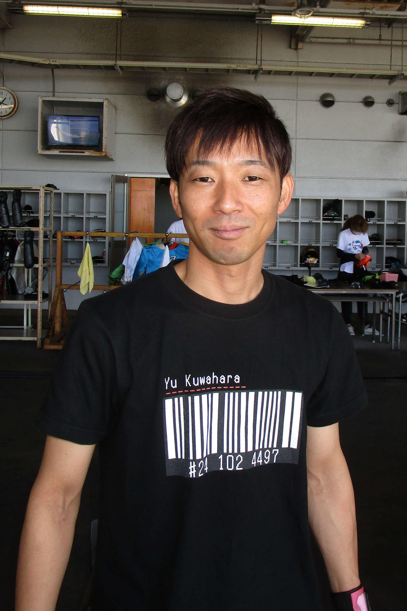 2日目連勝で笑顔を見せる桑原悠（撮影・安井雅彦）