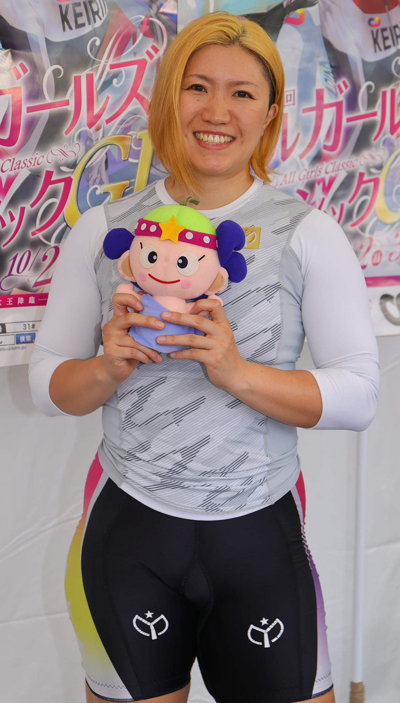決勝B進出を決め笑顔の浦部郁里（撮影・野上伸悟）
