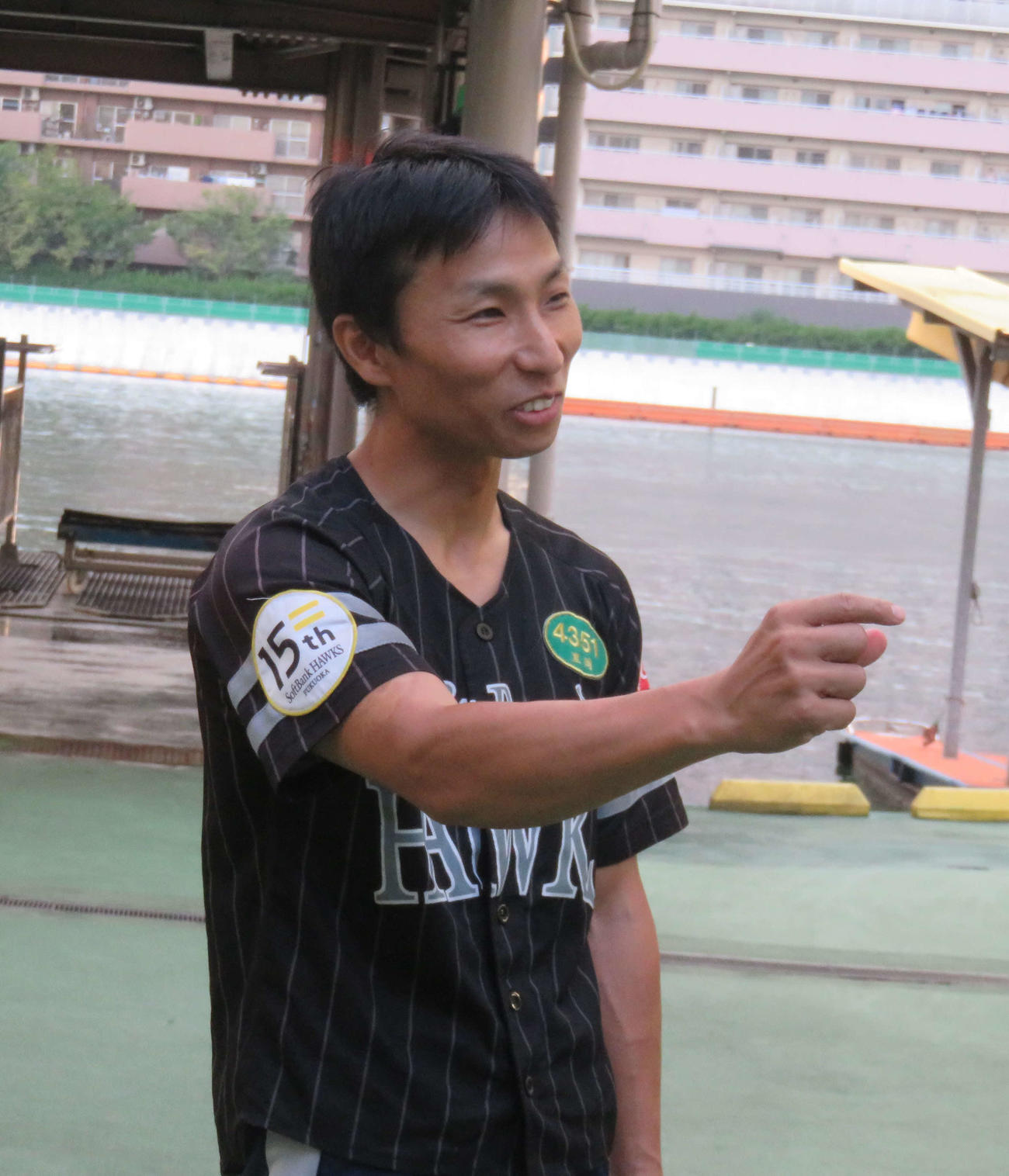 「これだけスリットに空きがありました」。里岡右貴は苦笑いとともにコンマ01のスタートを説明した