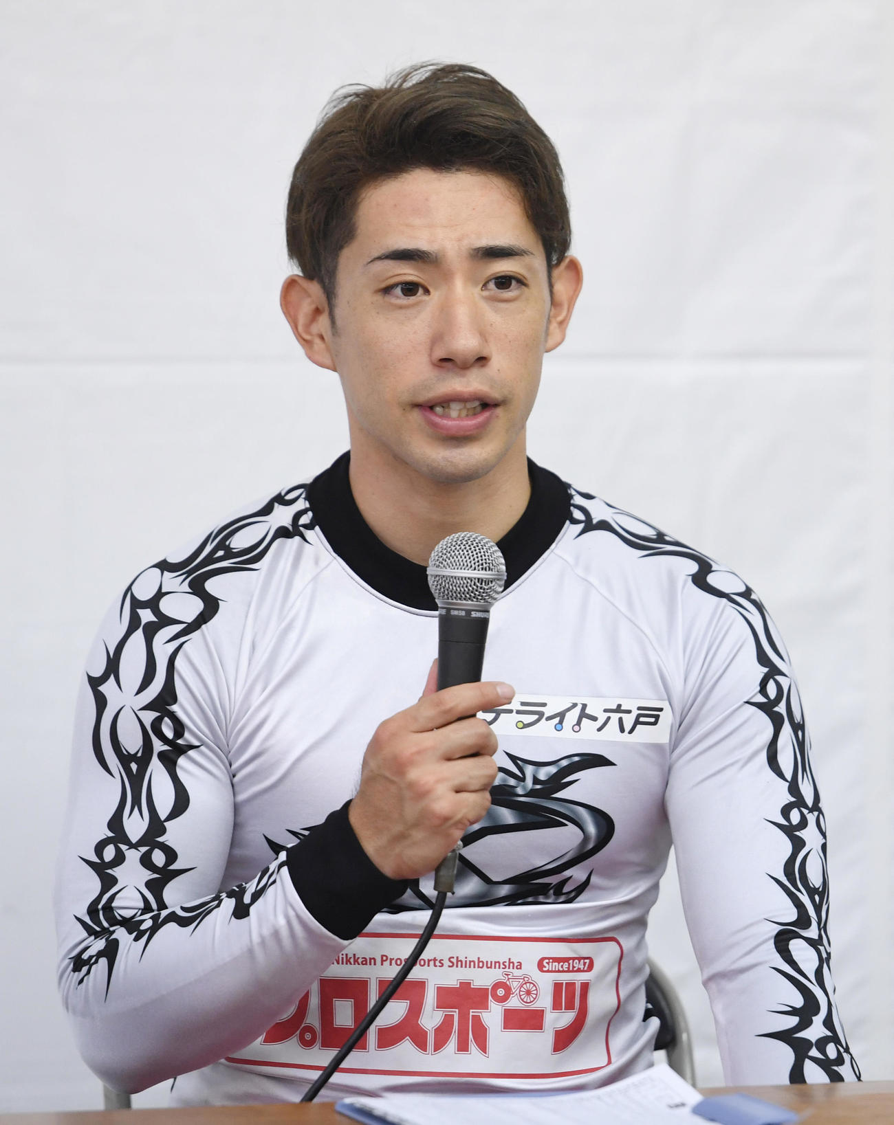 2日目11RS級2次予選で3着の新山響平は会見する（撮影・柴田隆二）