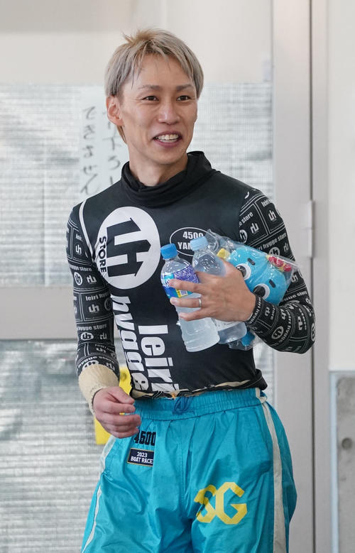 サイン入りプロペラ 峰竜太&山田康二 唐津ボート】山田康二は納得の機力を武器に1枠の師匠・峰竜太に挑む